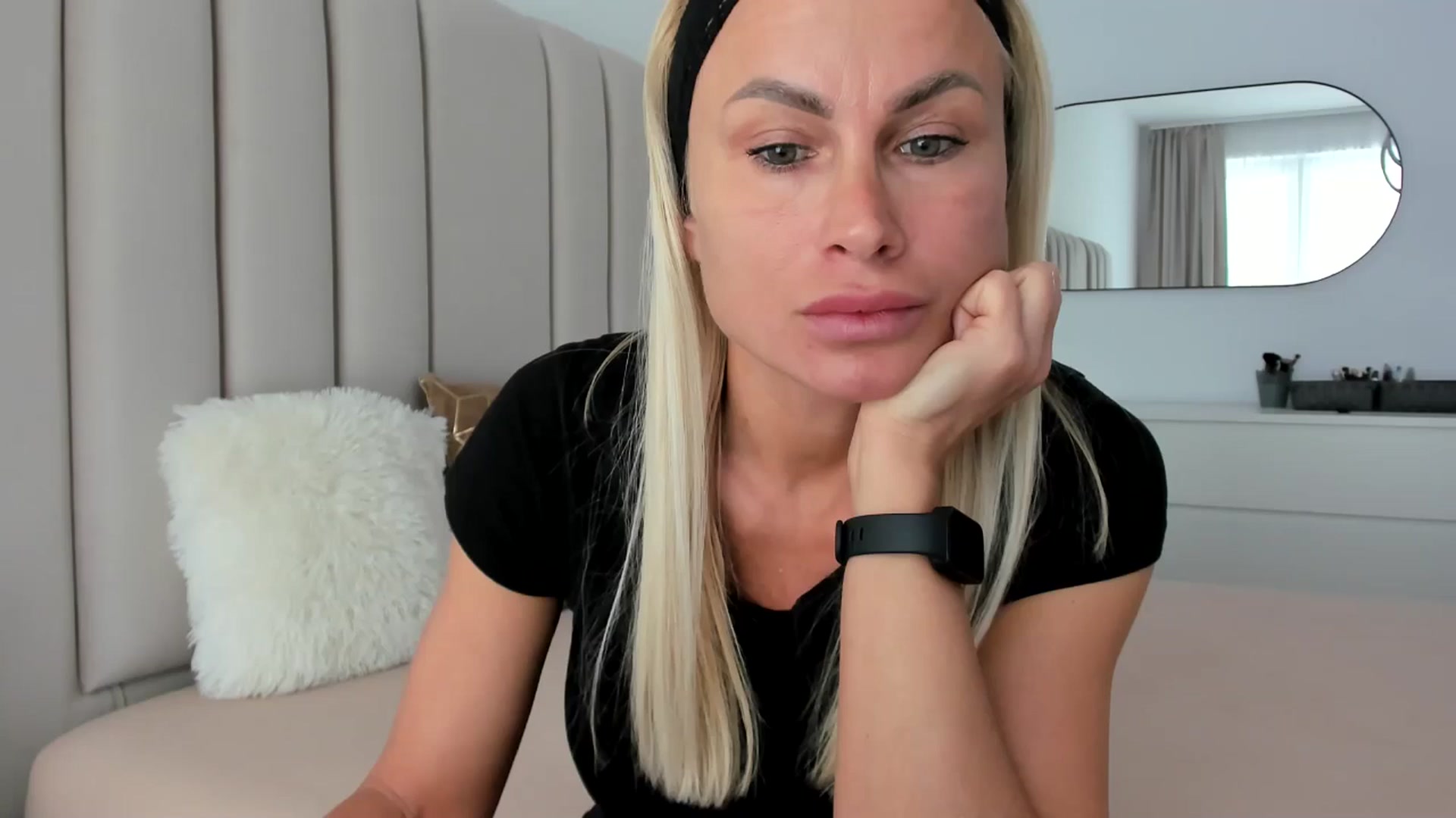 Gallery image thumbnail from FeelingLost's myfreecams stream on, 03/19/2026, 13:04 image 9 of 20