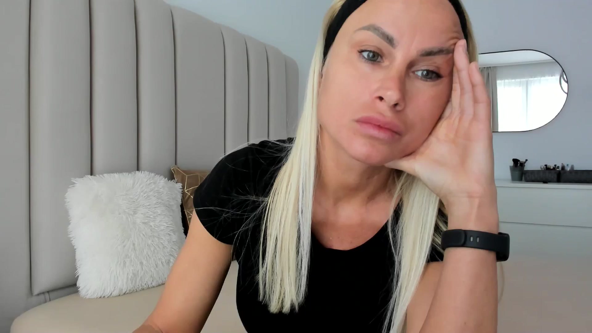 Gallery image thumbnail from FeelingLost's myfreecams stream on, 03/19/2026, 13:04 image 15 of 20