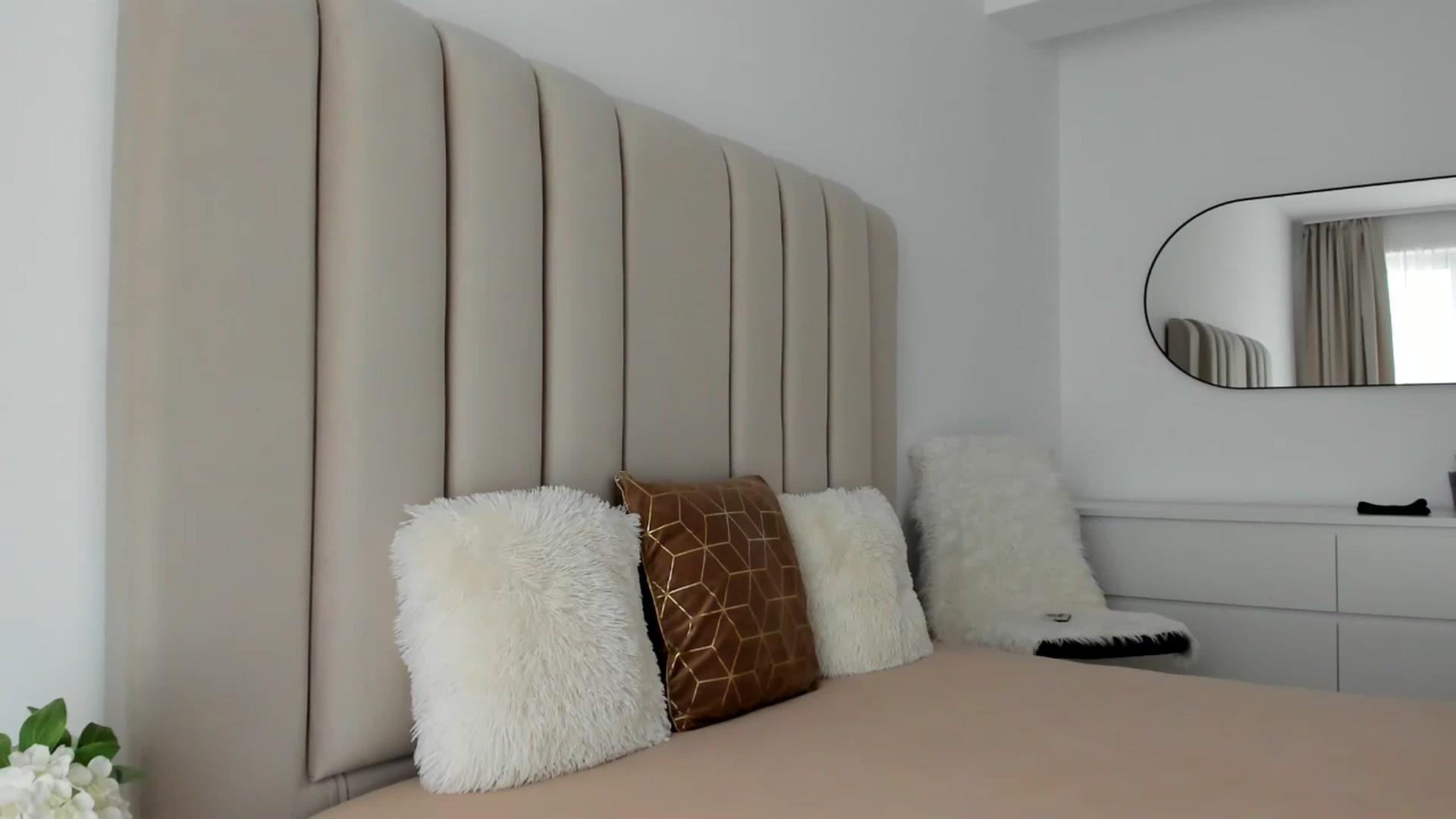 Gallery image thumbnail from FeelingLost's myfreecams stream on, 03/19/2026, 15:23 image 12 of 20