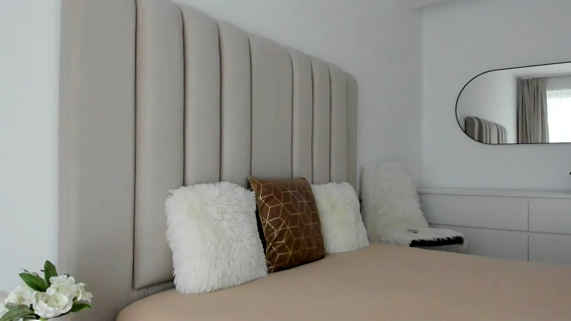 Gallery image thumbnail from FeelingLost's myfreecams stream on, 03/23/2026, 16:58 image 3 of 20