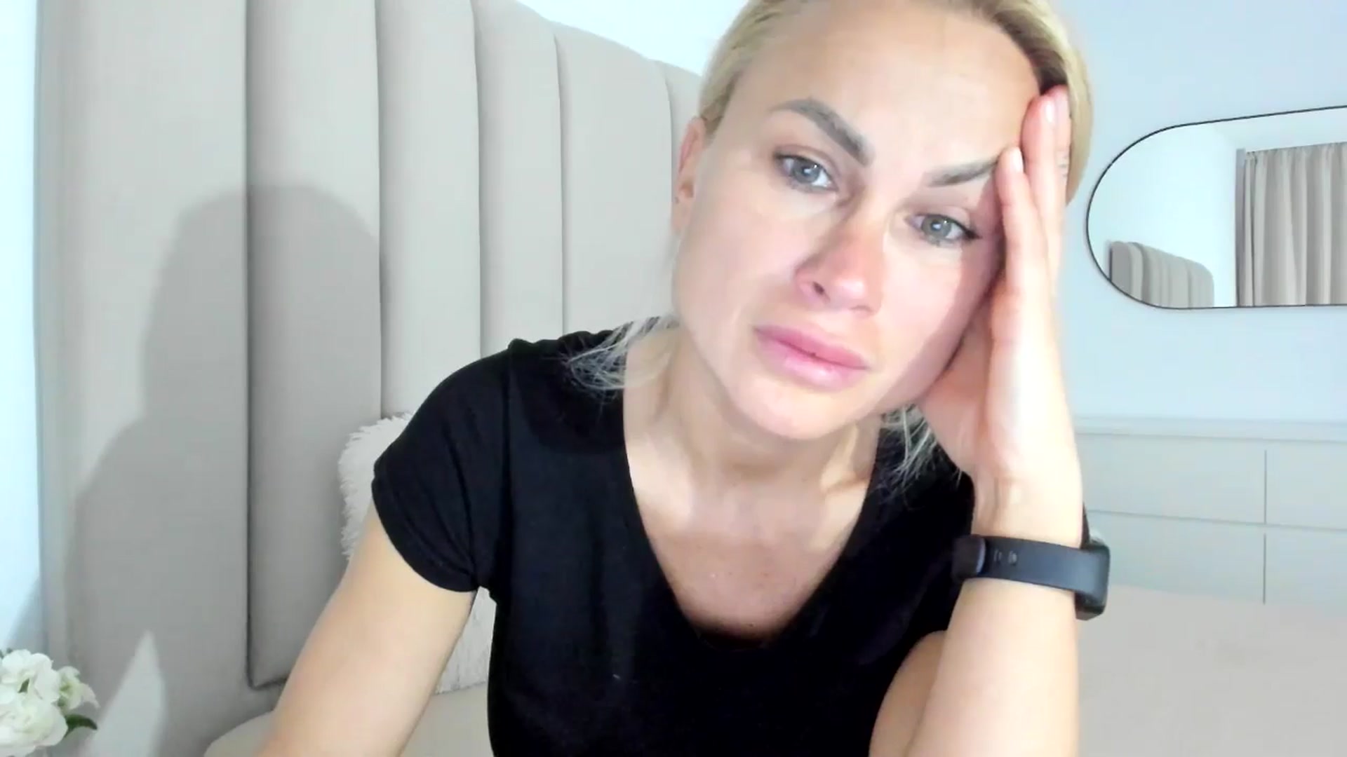 Gallery image thumbnail from FeelingLost's myfreecams stream on, 03/25/2026, 17:03 image 10 of 20