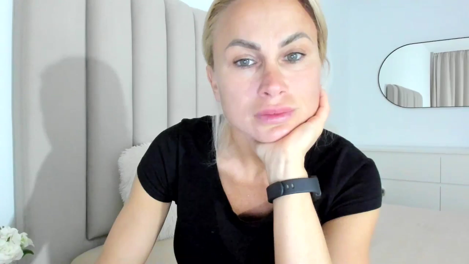 Gallery image thumbnail from FeelingLost's myfreecams stream on, 03/25/2026, 17:03 image 11 of 20