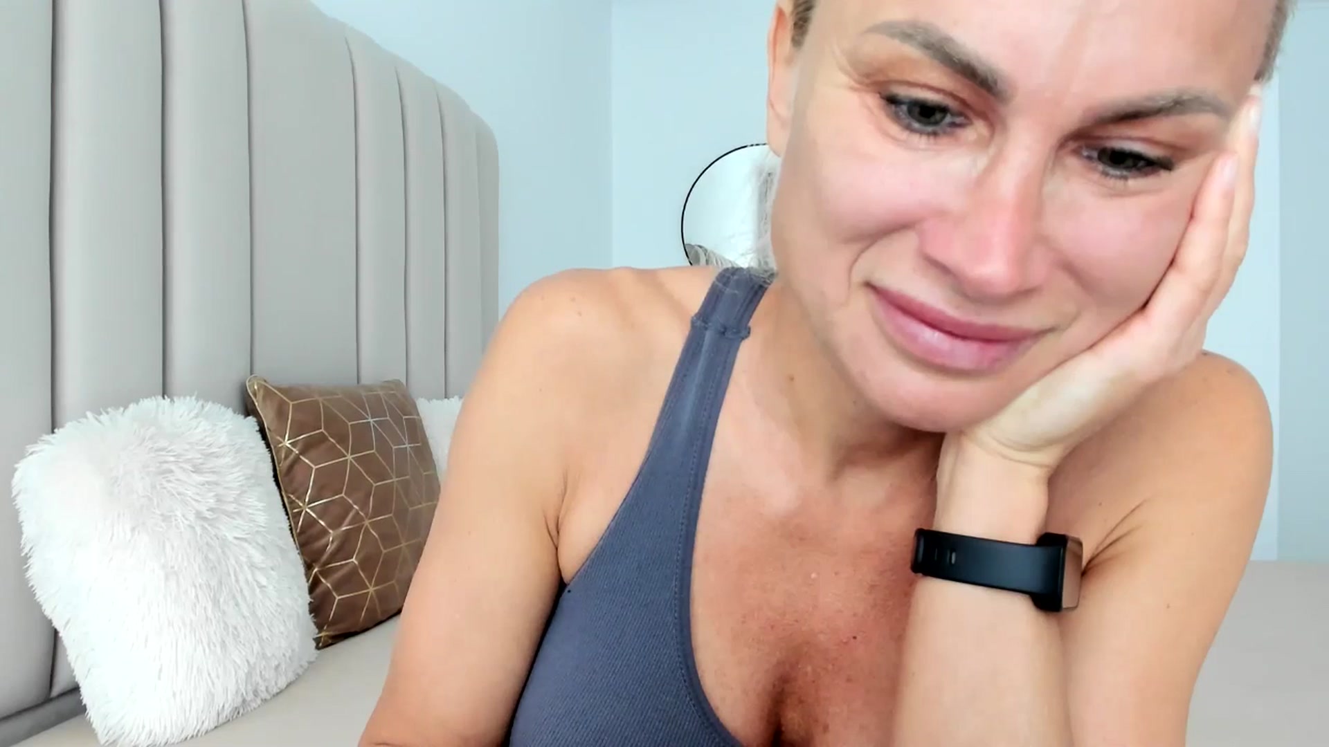 Gallery image thumbnail from FeelingLost's myfreecams stream on, 03/27/2026, 12:11 image 4 of 20