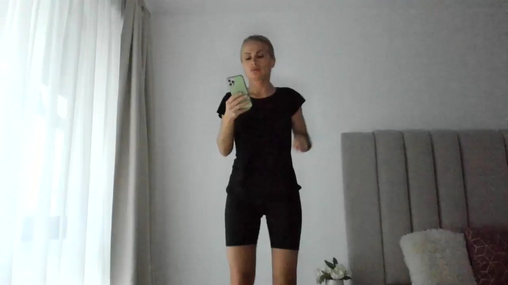 Gallery image thumbnail from FeelingLost's myfreecams stream on, 03/30/2026, 16:38 image 17 of 20