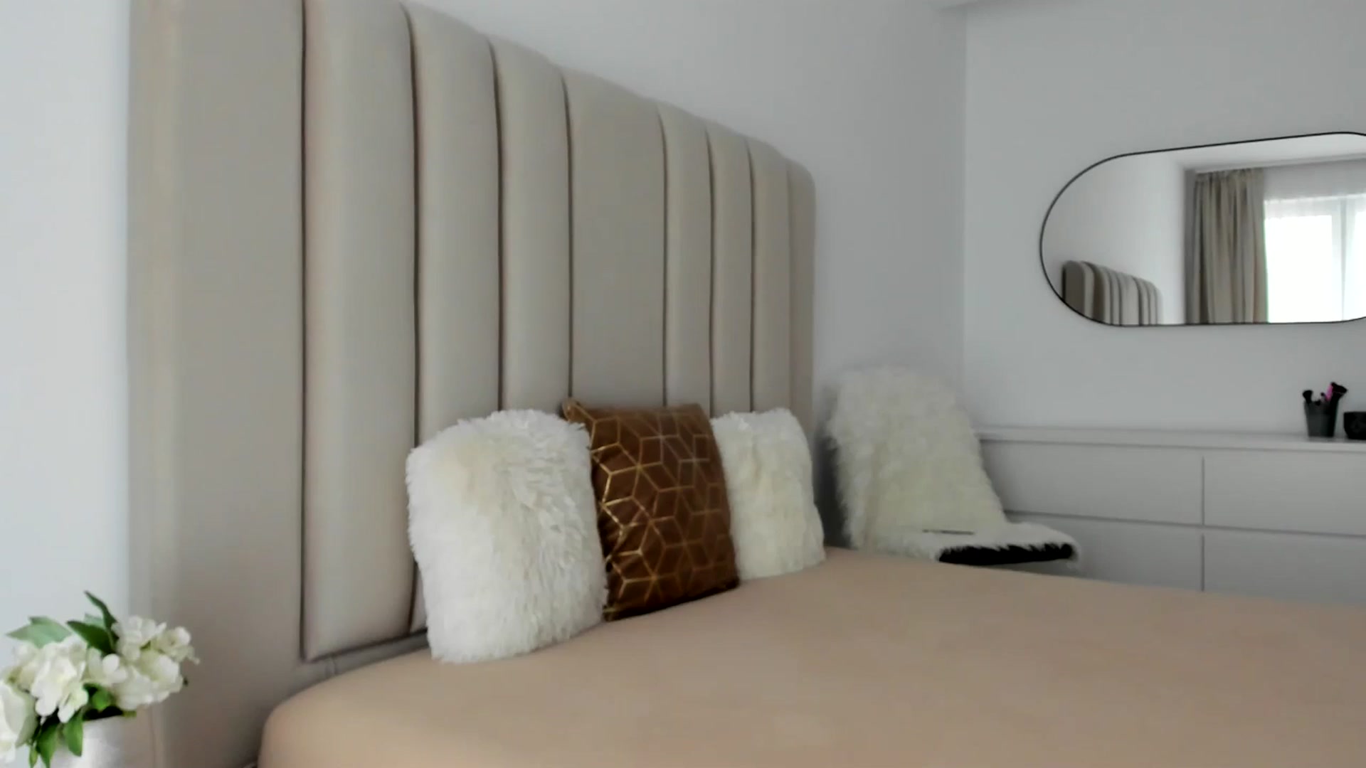 Gallery image thumbnail from FeelingLost's myfreecams stream on, 04/02/2026, 16:59 image 3 of 20