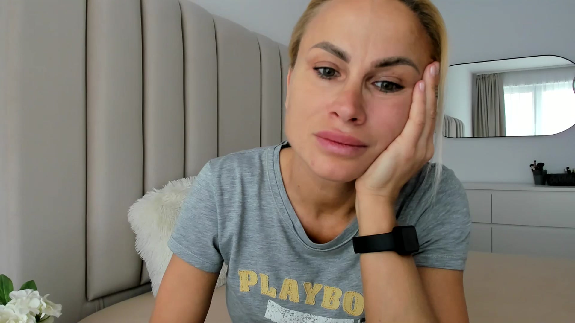Gallery image thumbnail from FeelingLost's myfreecams stream on, 04/04/2026, 15:02 image 12 of 20