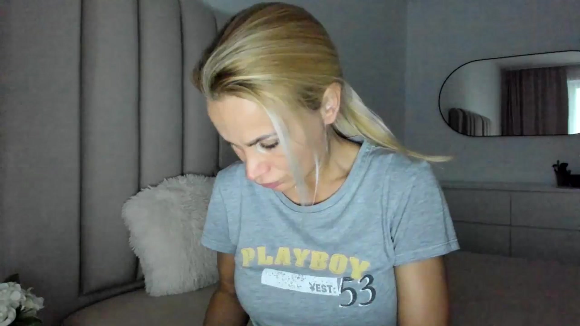 Gallery image thumbnail from FeelingLost's myfreecams stream on, 04/04/2026, 16:43 image 19 of 20