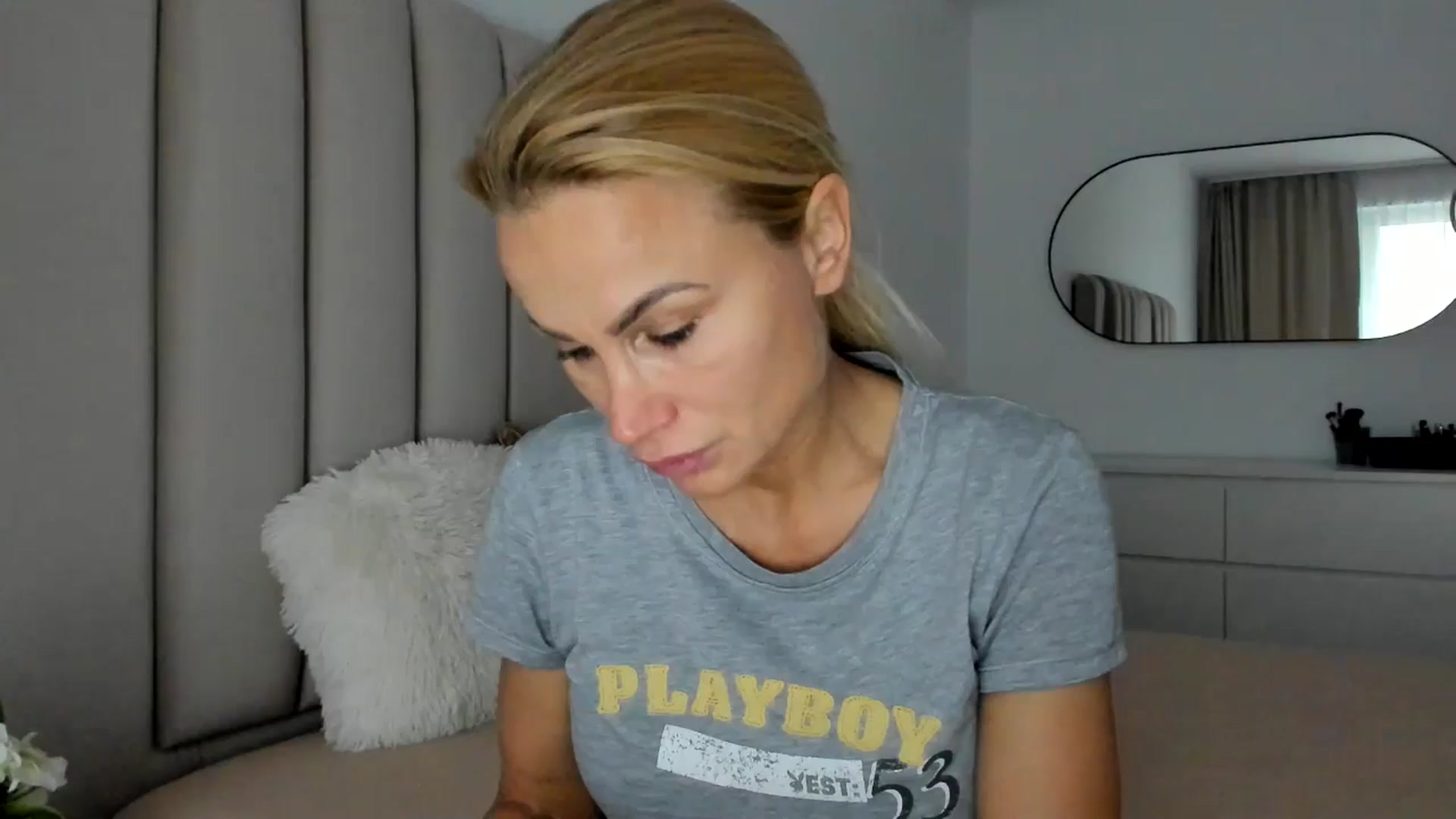Gallery image thumbnail from FeelingLost's myfreecams stream on, 04/04/2026, 16:43 image 15 of 20