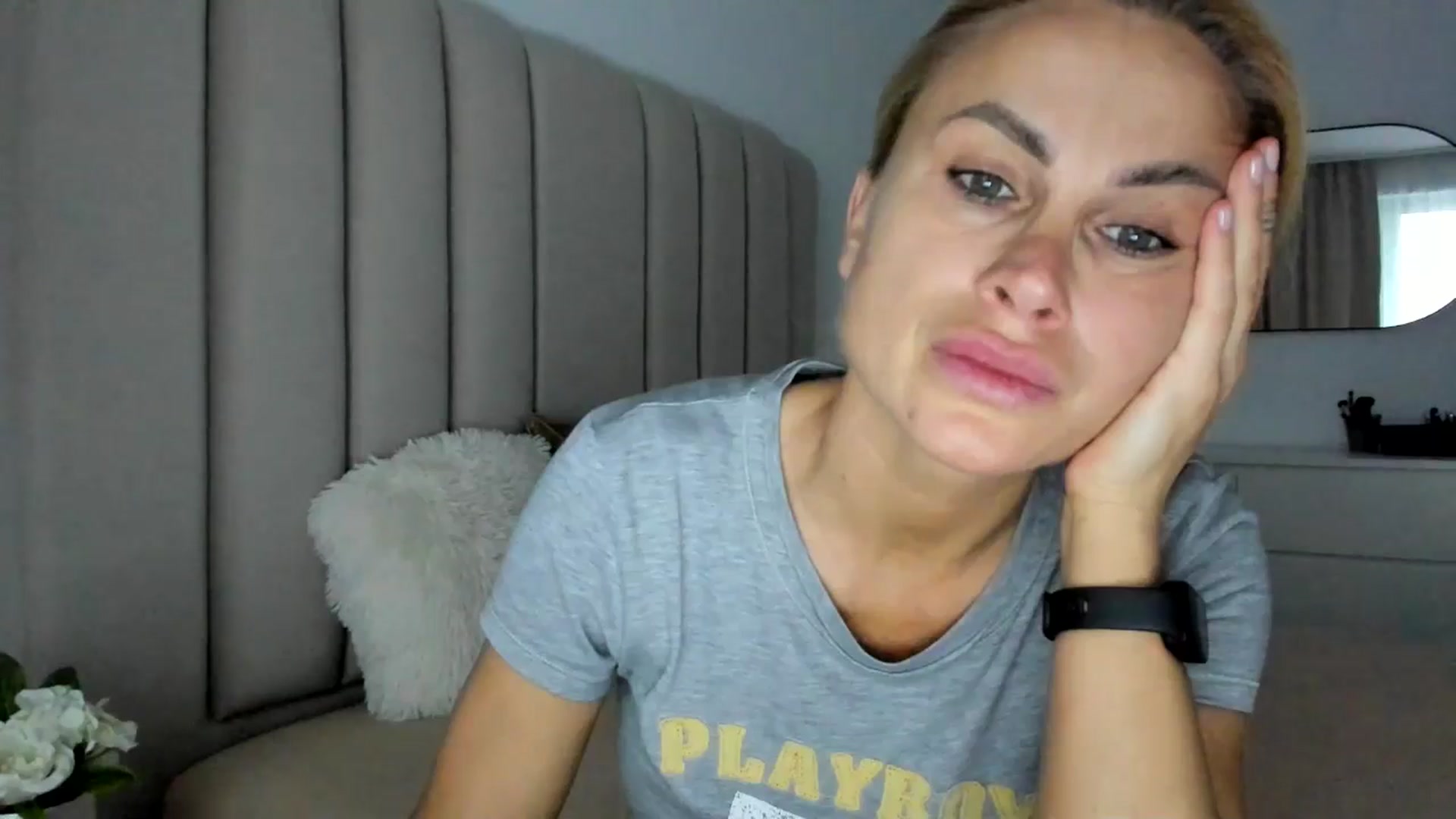 Gallery image thumbnail from FeelingLost's myfreecams stream on, 04/04/2026, 16:43 image 16 of 20