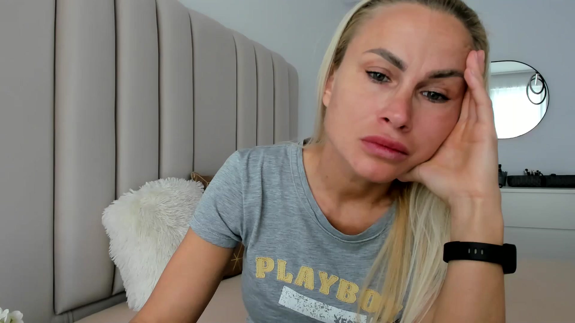 Gallery image thumbnail from FeelingLost's myfreecams stream on, 04/06/2026, 15:11 image 11 of 20