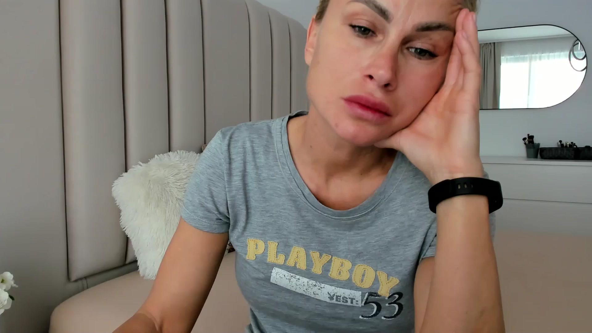 Gallery image thumbnail from FeelingLost's myfreecams stream on, 04/06/2026, 16:19 image 1 of 20