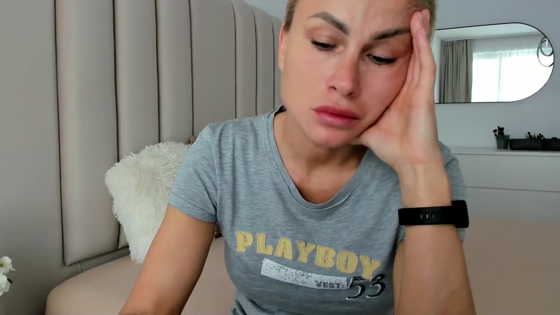 Gallery image thumbnail from FeelingLost's myfreecams stream on, 04/06/2026, 16:19 image 5 of 20