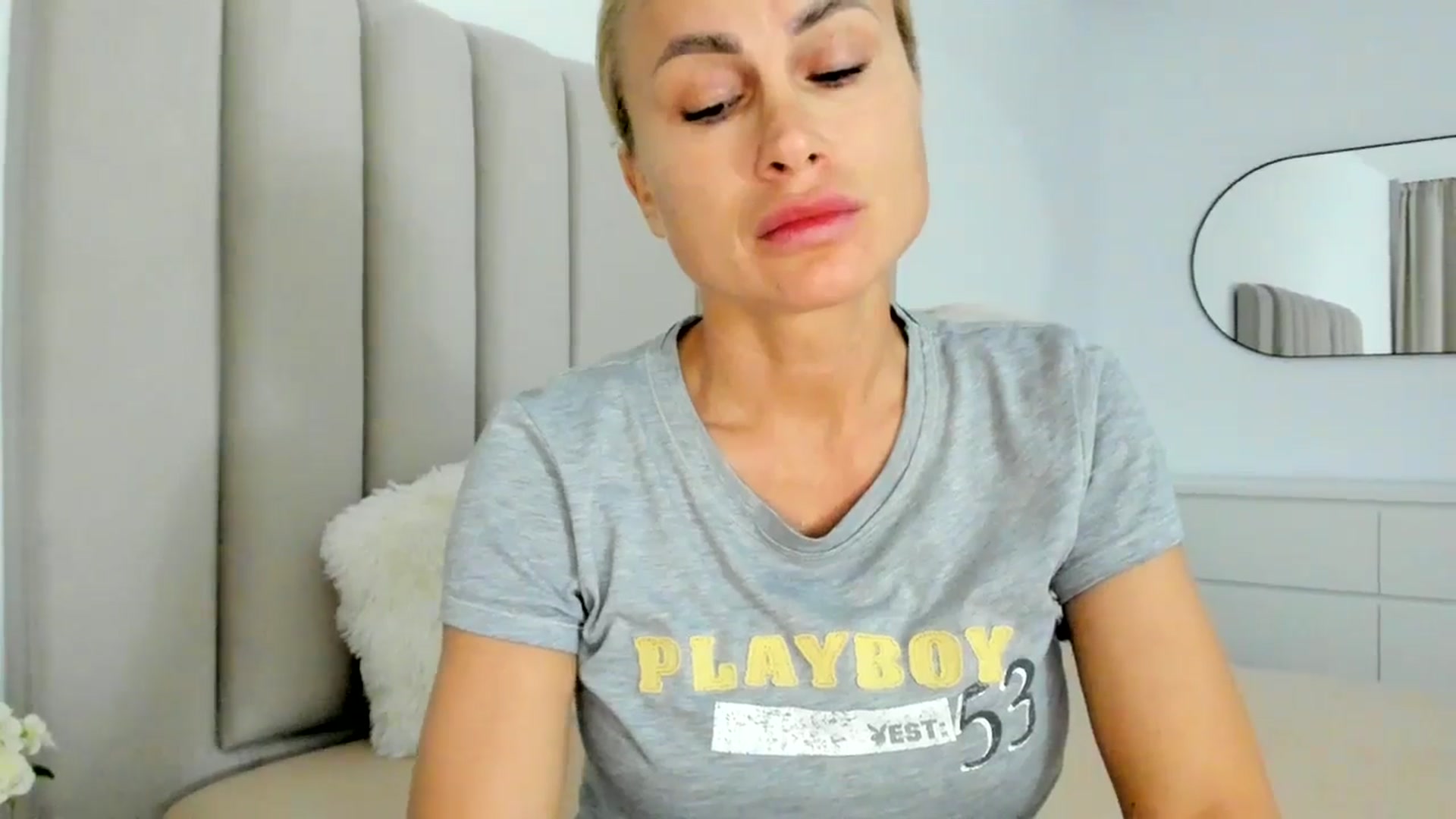 Gallery image thumbnail from FeelingLost's myfreecams stream on, 04/06/2026, 20:41 image 9 of 20