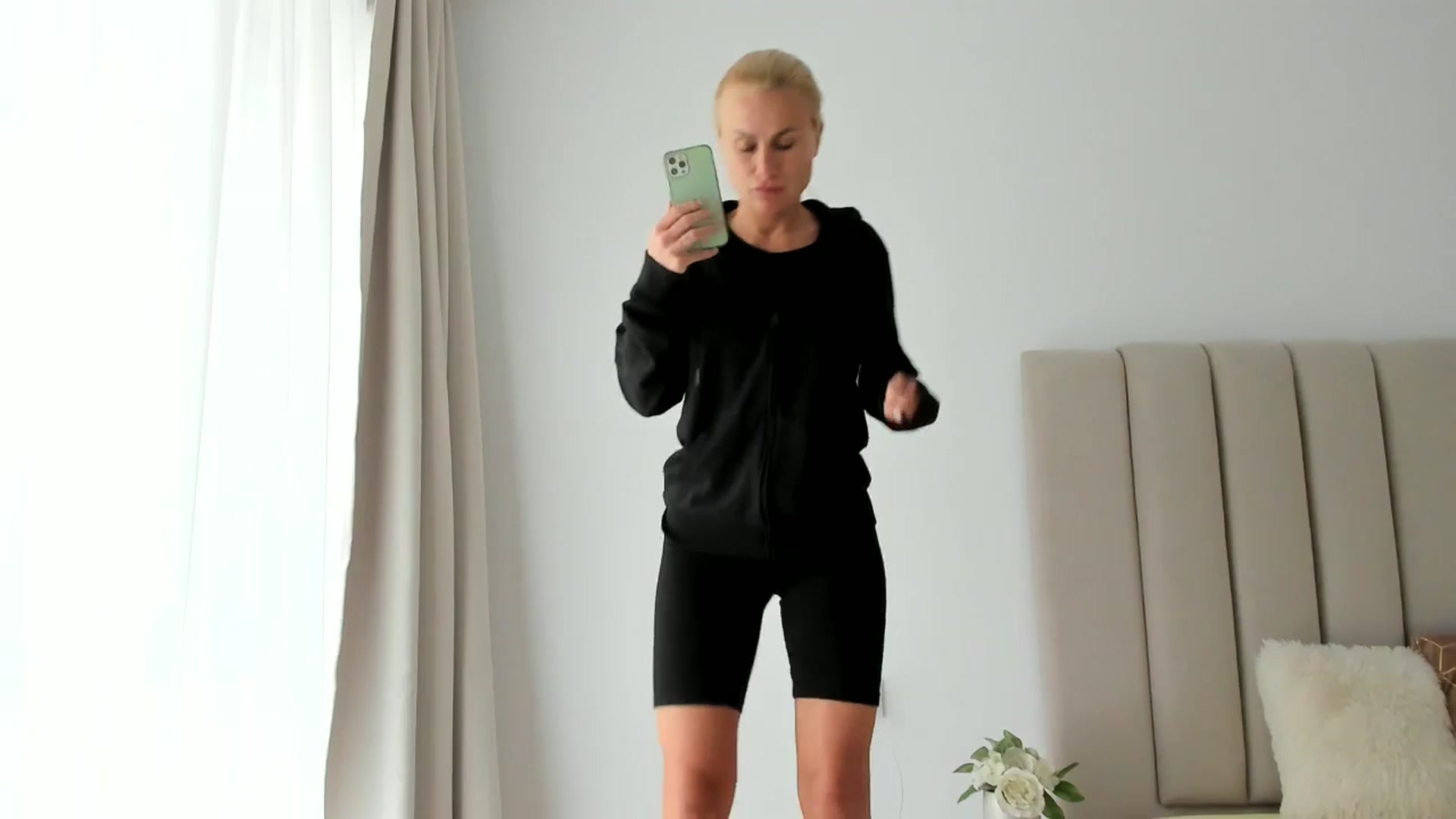 Gallery image thumbnail from FeelingLost's myfreecams stream on, 04/14/2026, 15:20 image 19 of 20