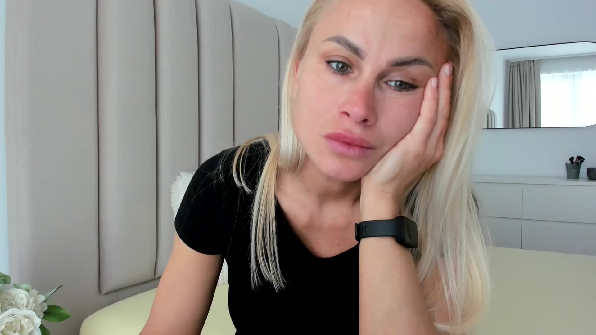 Gallery image thumbnail from FeelingLost's myfreecams stream on, 04/14/2026, 15:20 image 14 of 20