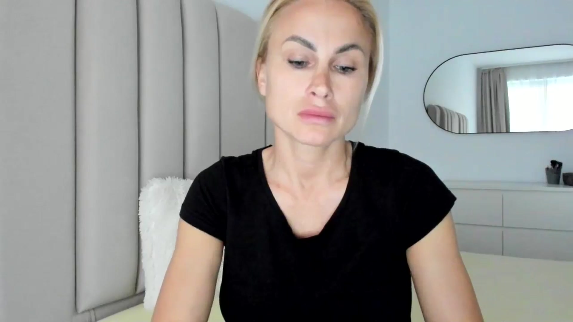 Gallery image thumbnail from FeelingLost's myfreecams stream on, 04/20/2026, 16:54 image 19 of 20