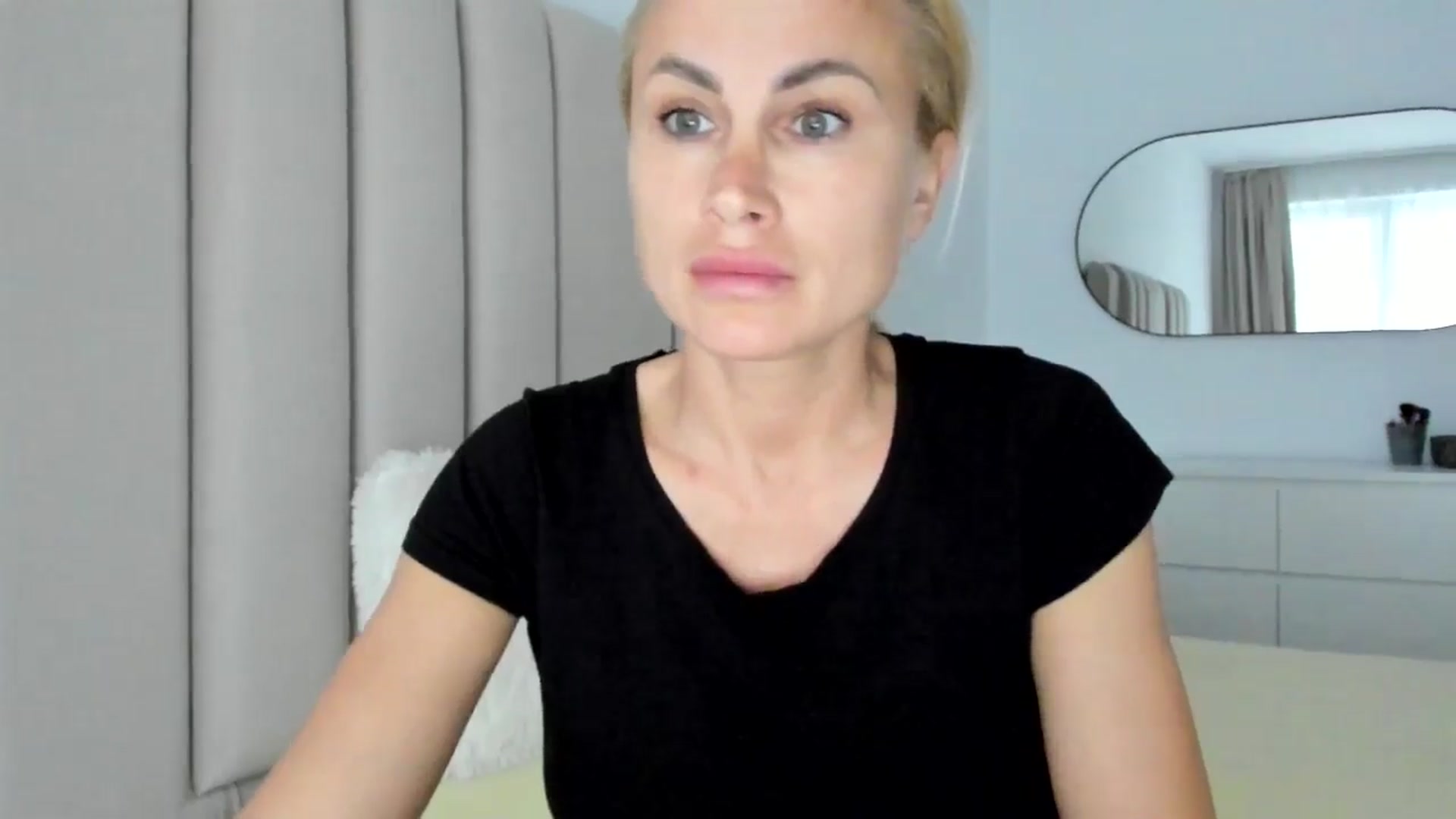 Gallery image thumbnail from FeelingLost's myfreecams stream on, 04/20/2026, 16:54 image 18 of 20