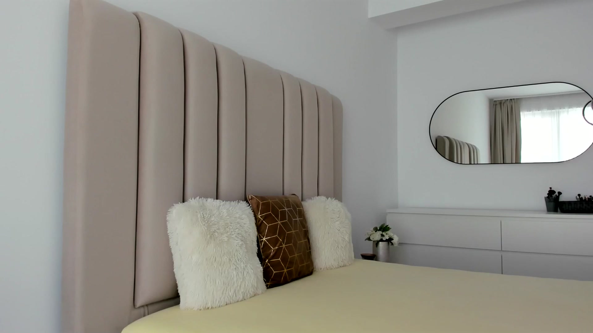 Gallery image thumbnail from FeelingLost's myfreecams stream on, 04/24/2026, 15:36 image 6 of 20