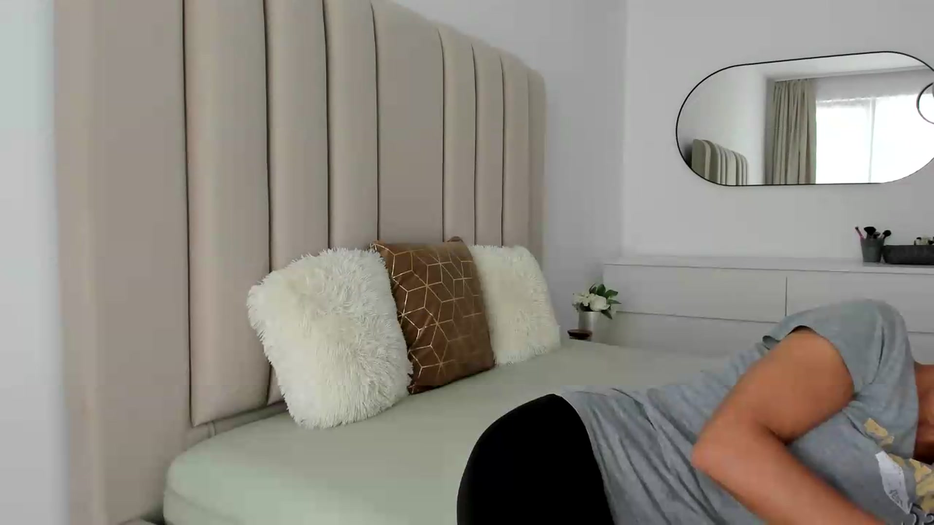 Gallery image thumbnail from FeelingLost's myfreecams stream on, 05/12/2026, 14:51 image 17 of 20