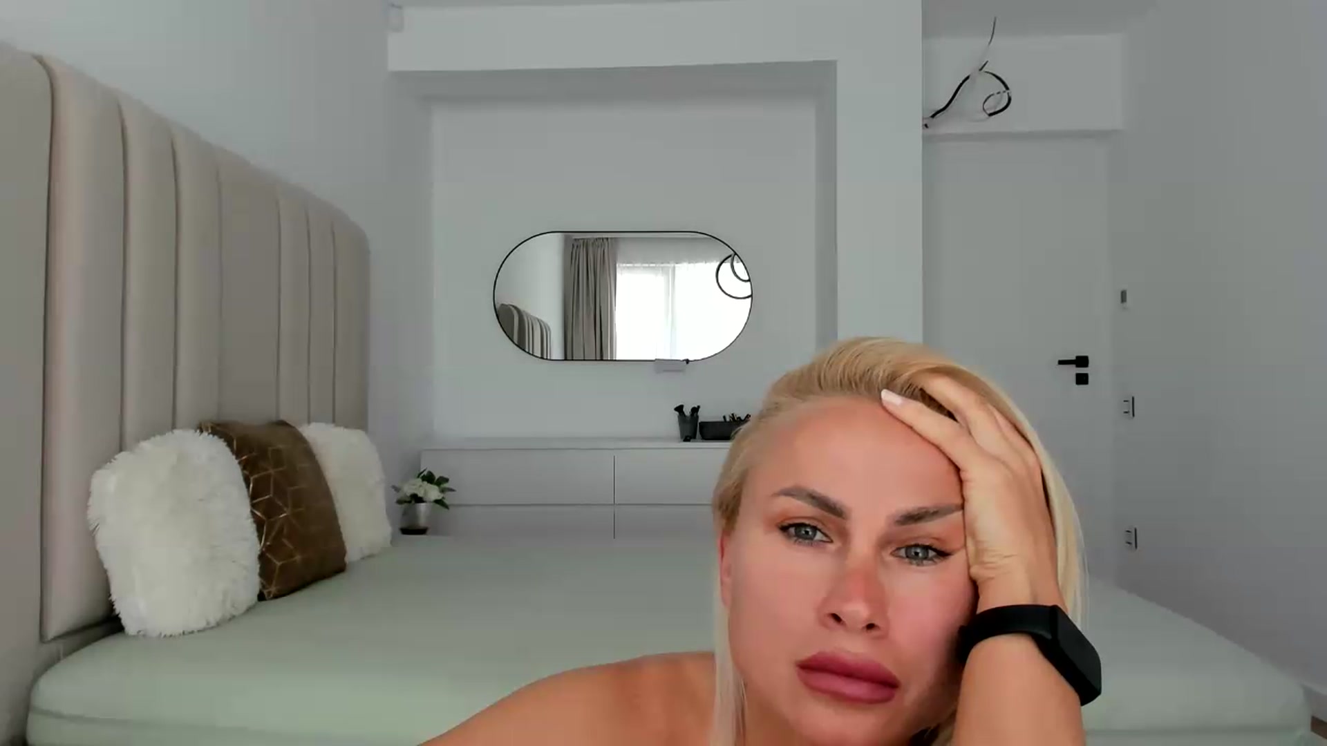 Gallery image thumbnail from FeelingLost's myfreecams stream on, 05/18/2026, 14:26 image 10 of 20