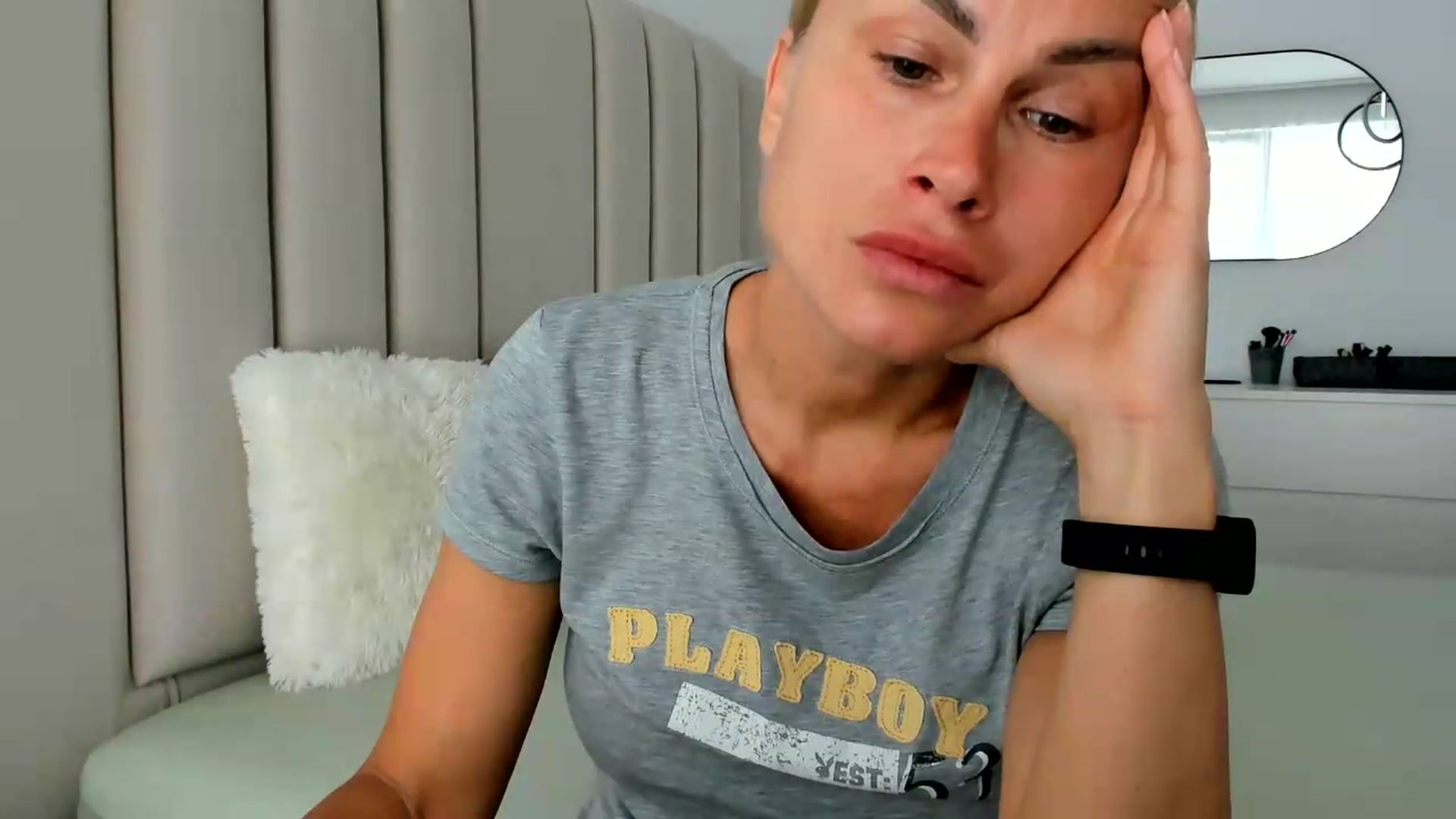 Gallery image thumbnail from FeelingLost's myfreecams stream on, 05/26/2026, 16:49 image 9 of 20