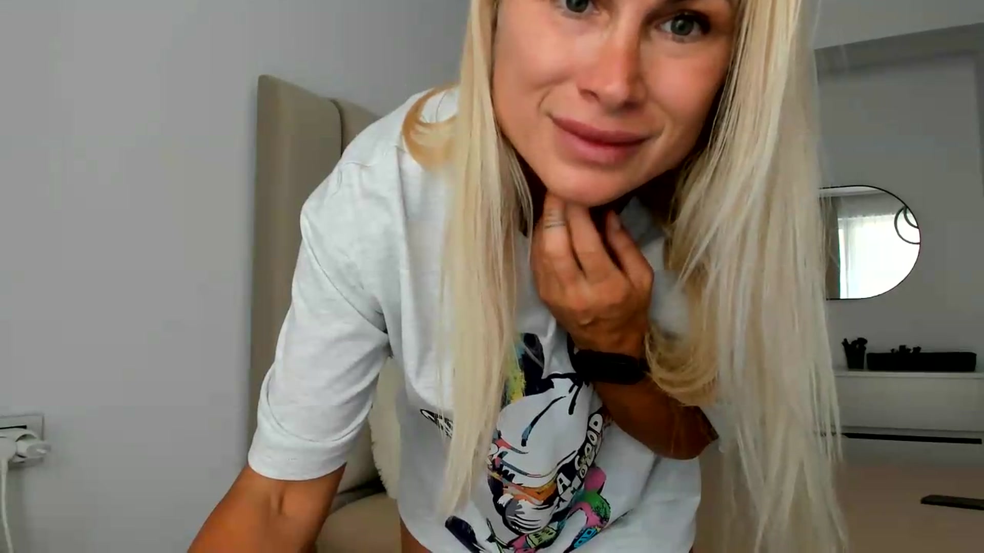 Gallery image thumbnail from FeelingLost's myfreecams stream on, 06/03/2026, 17:50 image 15 of 20