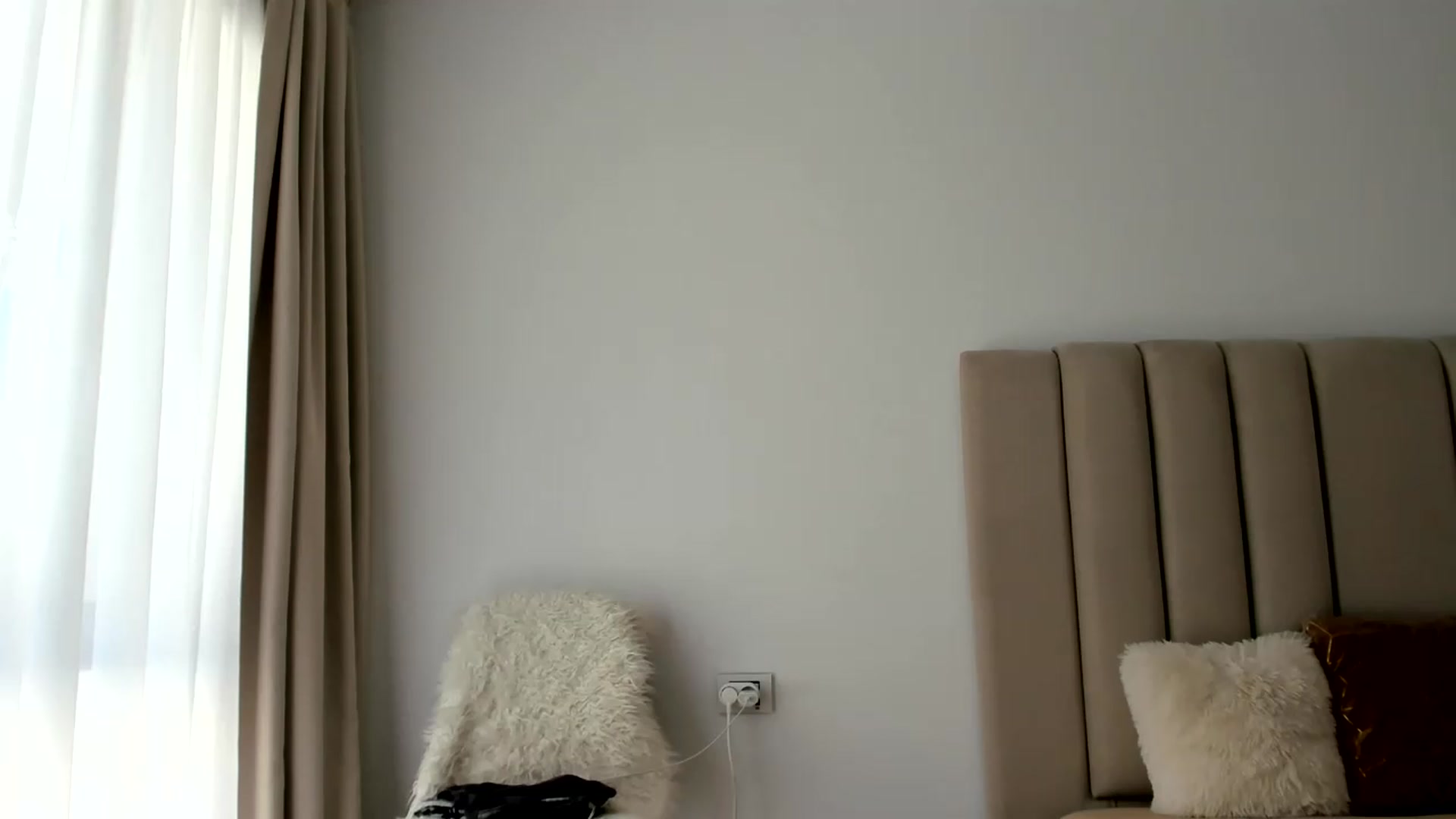Gallery image thumbnail from FeelingLost's myfreecams stream on, 06/15/2026, 16:05 image 18 of 20