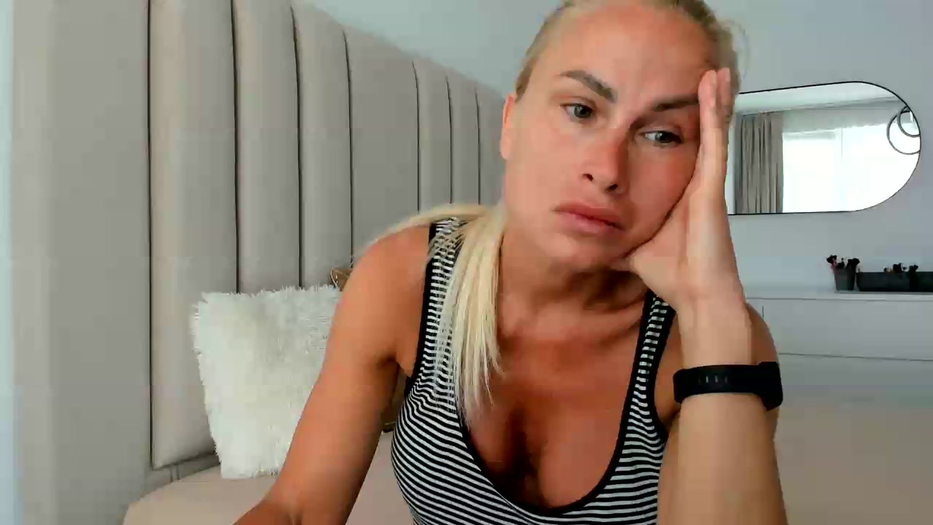 Gallery image thumbnail from FeelingLost's myfreecams stream on, 06/22/2026, 16:12 image 1 of 20
