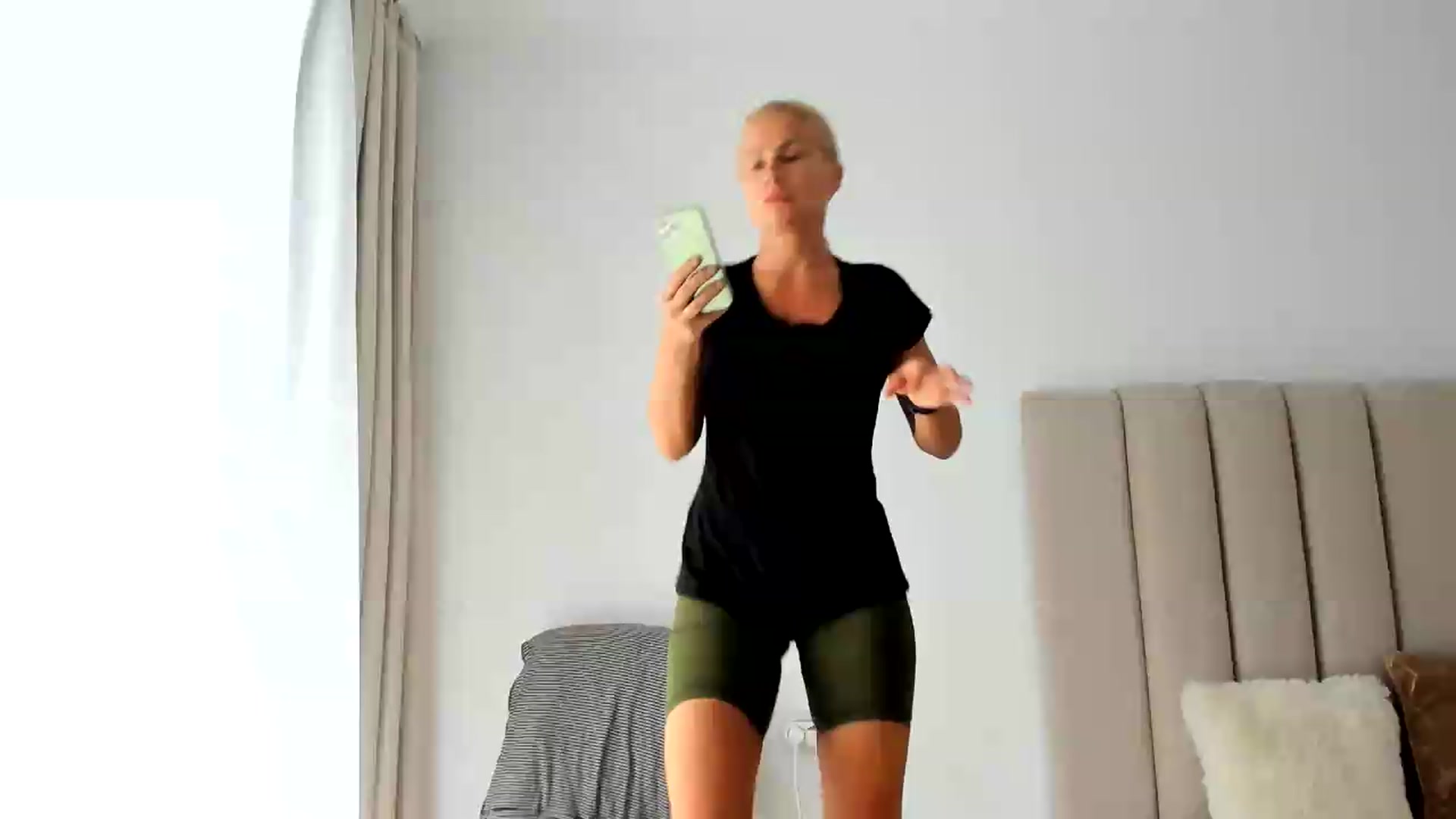 Gallery image thumbnail from FeelingLost's myfreecams stream on, 06/23/2026, 16:35 image 12 of 20
