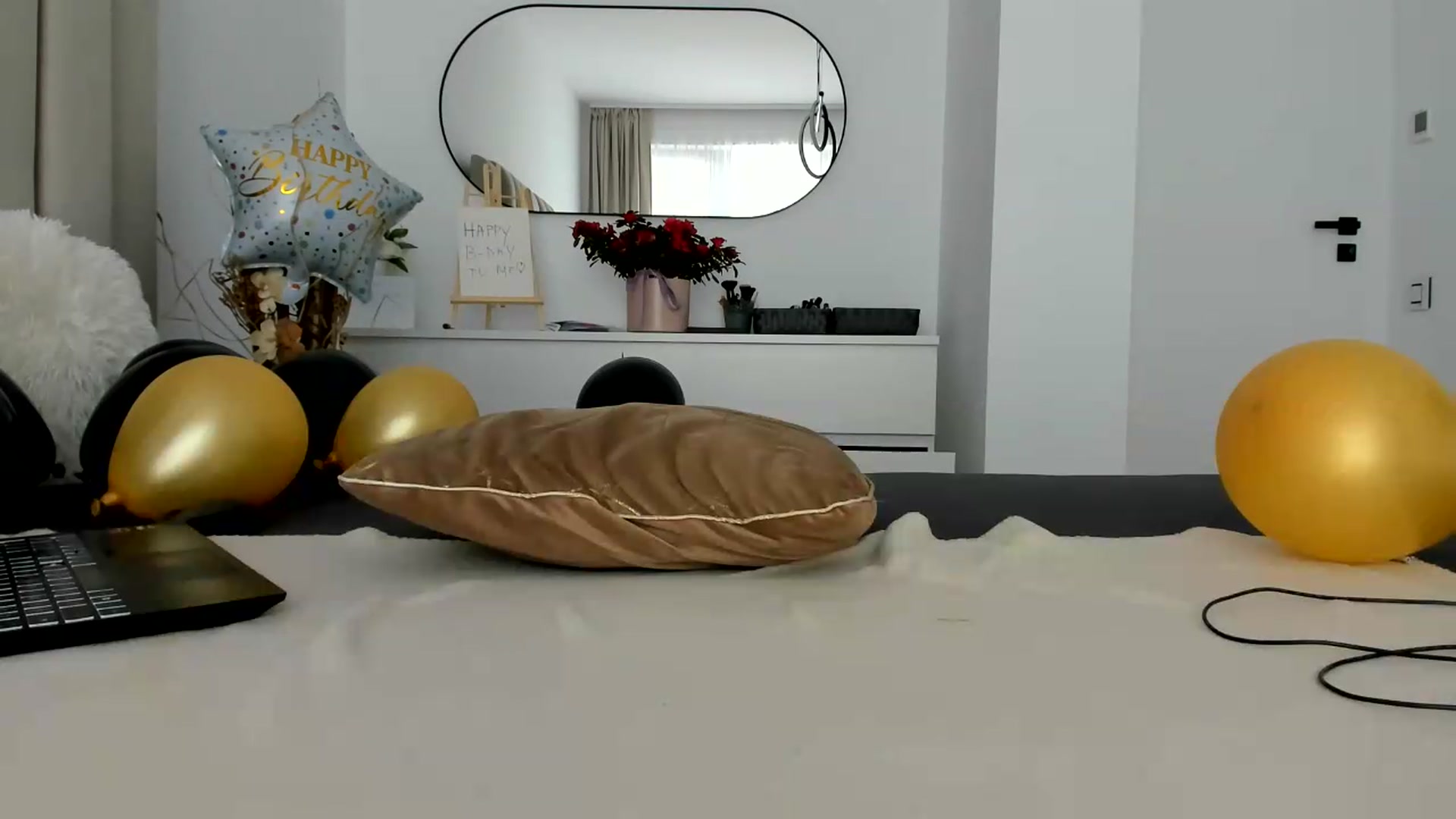 Gallery image thumbnail from FeelingLost's myfreecams stream on, 06/26/2026, 15:51 image 18 of 20