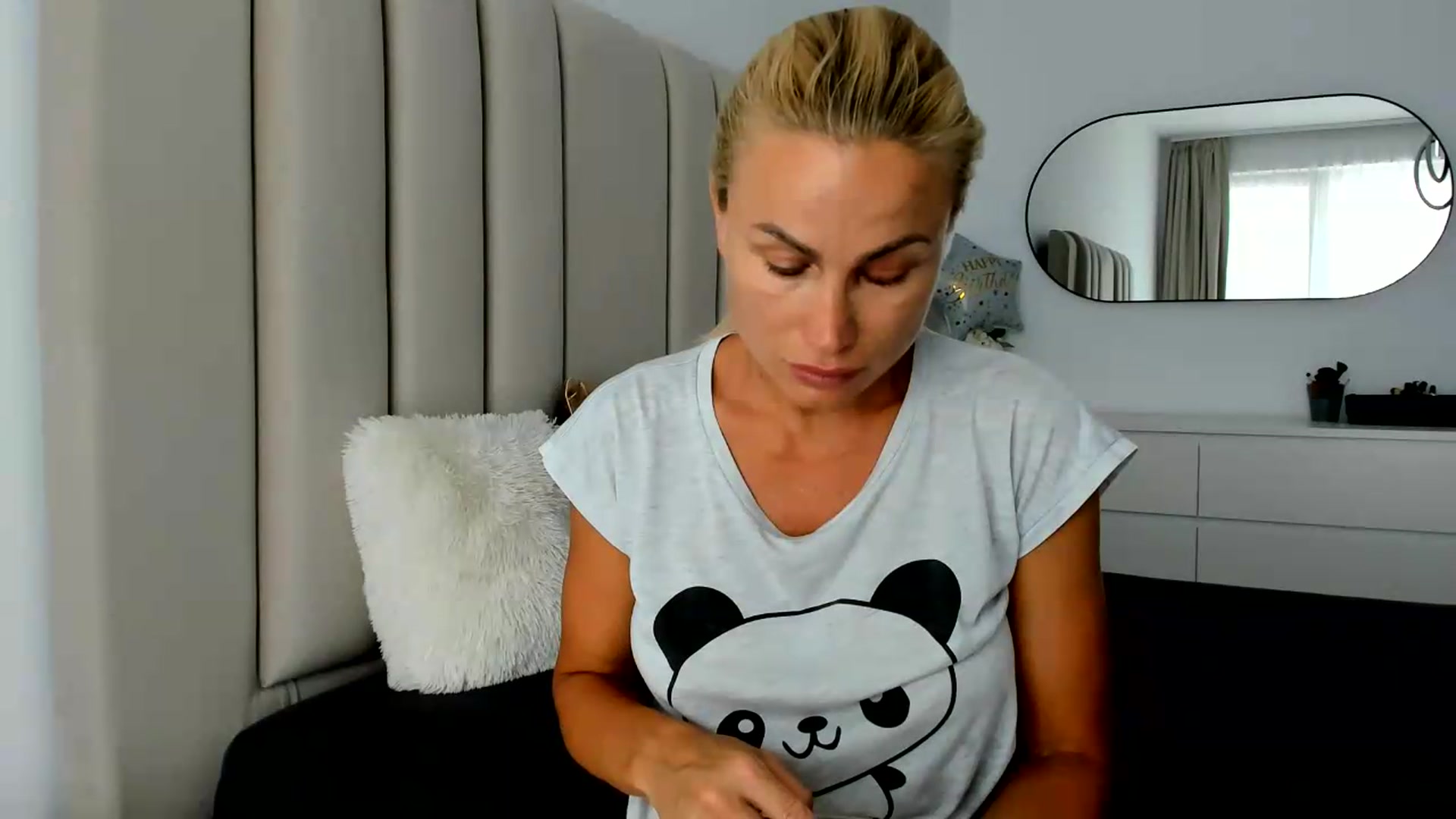 Gallery image thumbnail from FeelingLost's myfreecams stream on, 07/06/2026, 16:32 image 14 of 20