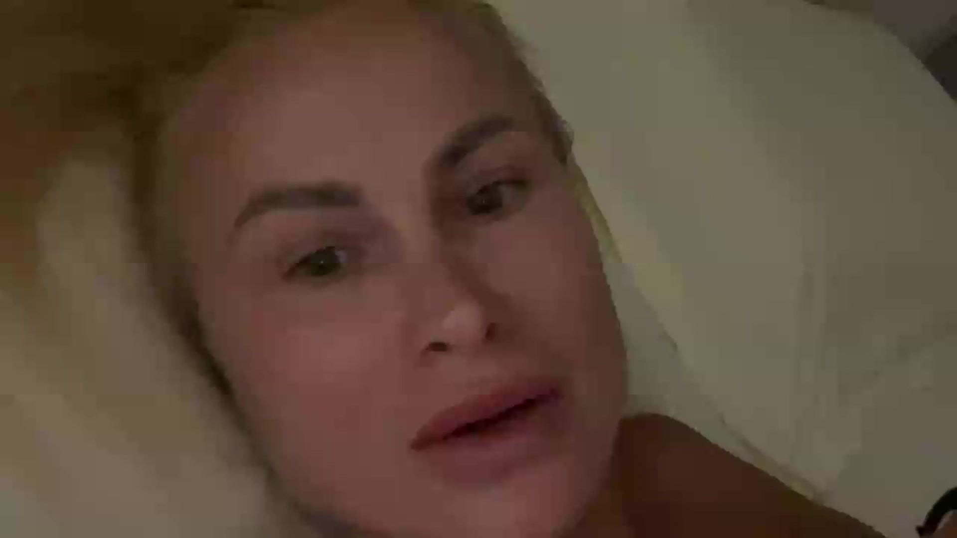 Gallery image thumbnail from FeelingLost's myfreecams stream on, 07/13/2026, 19:14 image 8 of 20