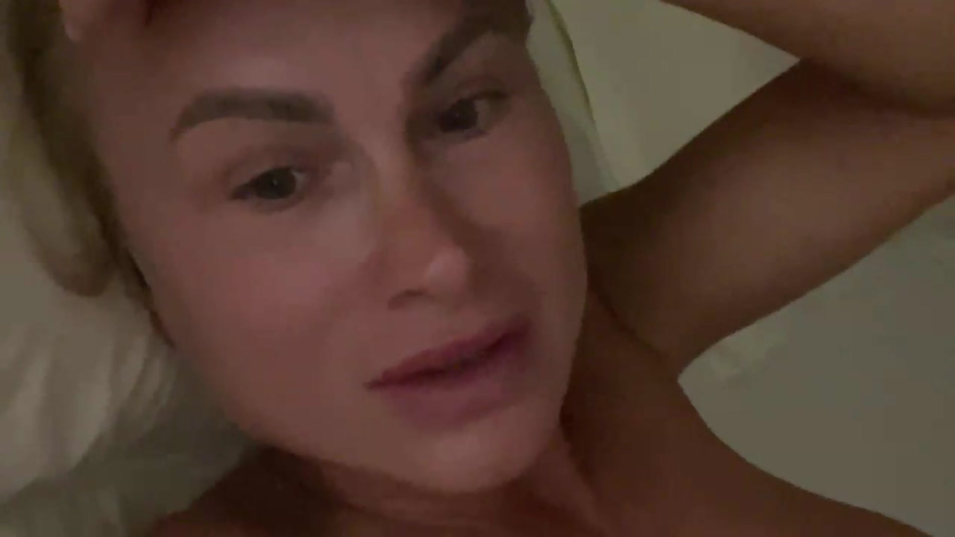 Gallery image thumbnail from FeelingLost's myfreecams stream on, 07/13/2026, 19:14 image 11 of 20
