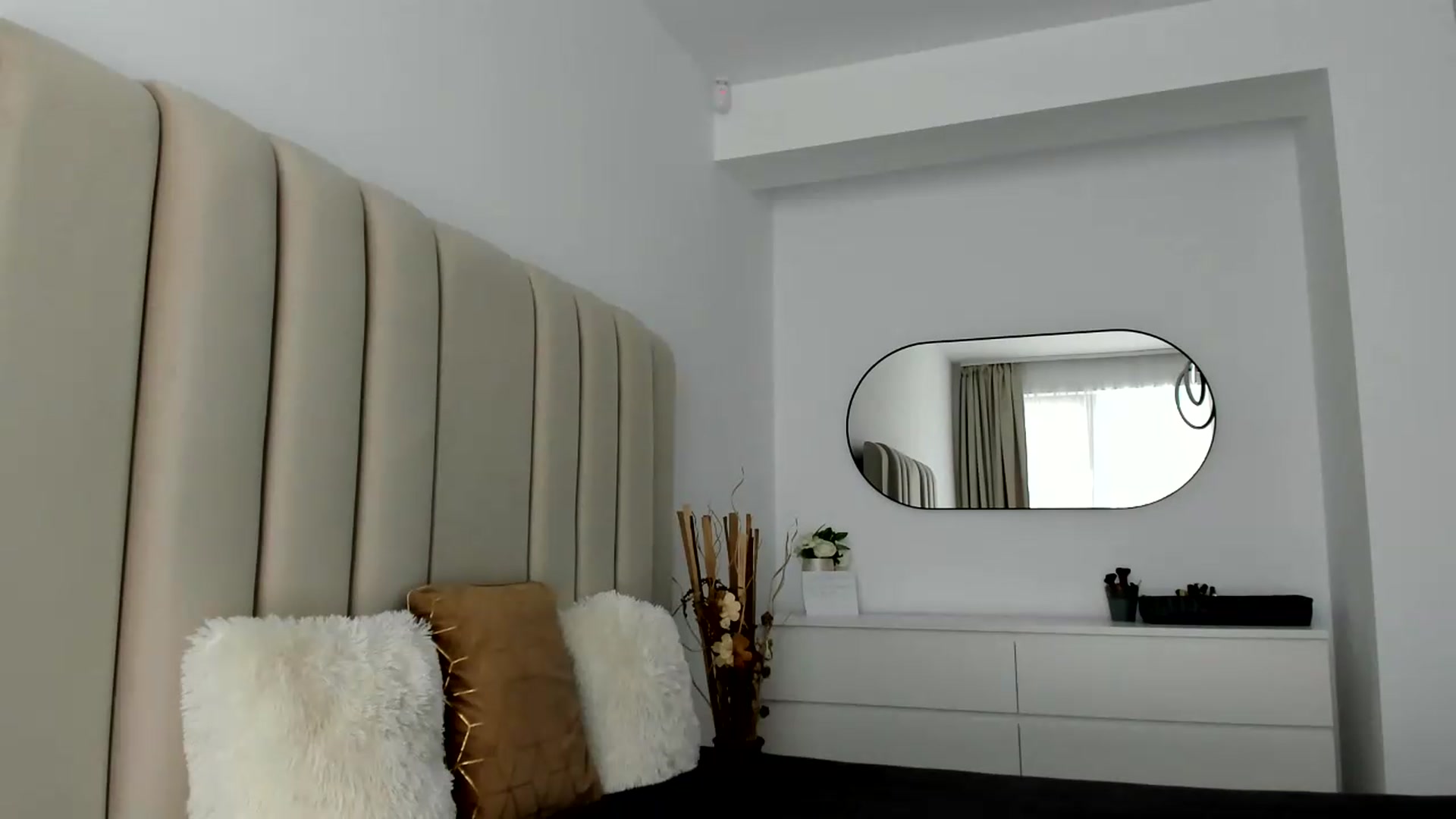 Gallery image thumbnail from FeelingLost's myfreecams stream on, 07/14/2026, 13:15 image 8 of 20