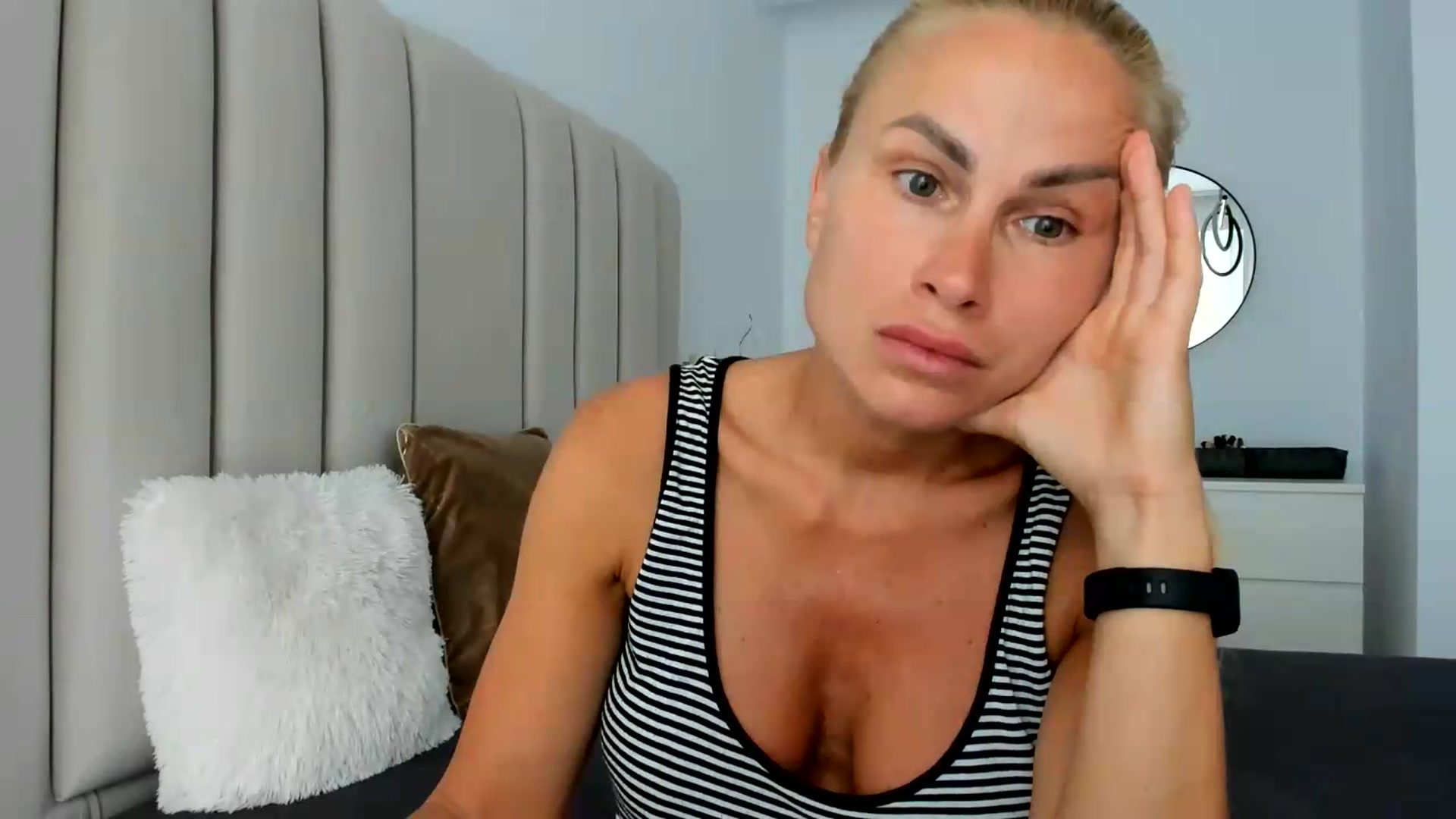 Gallery image thumbnail from FeelingLost's myfreecams stream on, 07/16/2026, 16:06 image 17 of 20