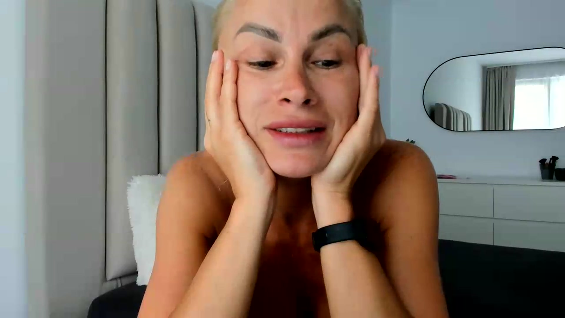 Gallery image thumbnail from FeelingLost's myfreecams stream on, 07/17/2026, 16:35 image 12 of 20