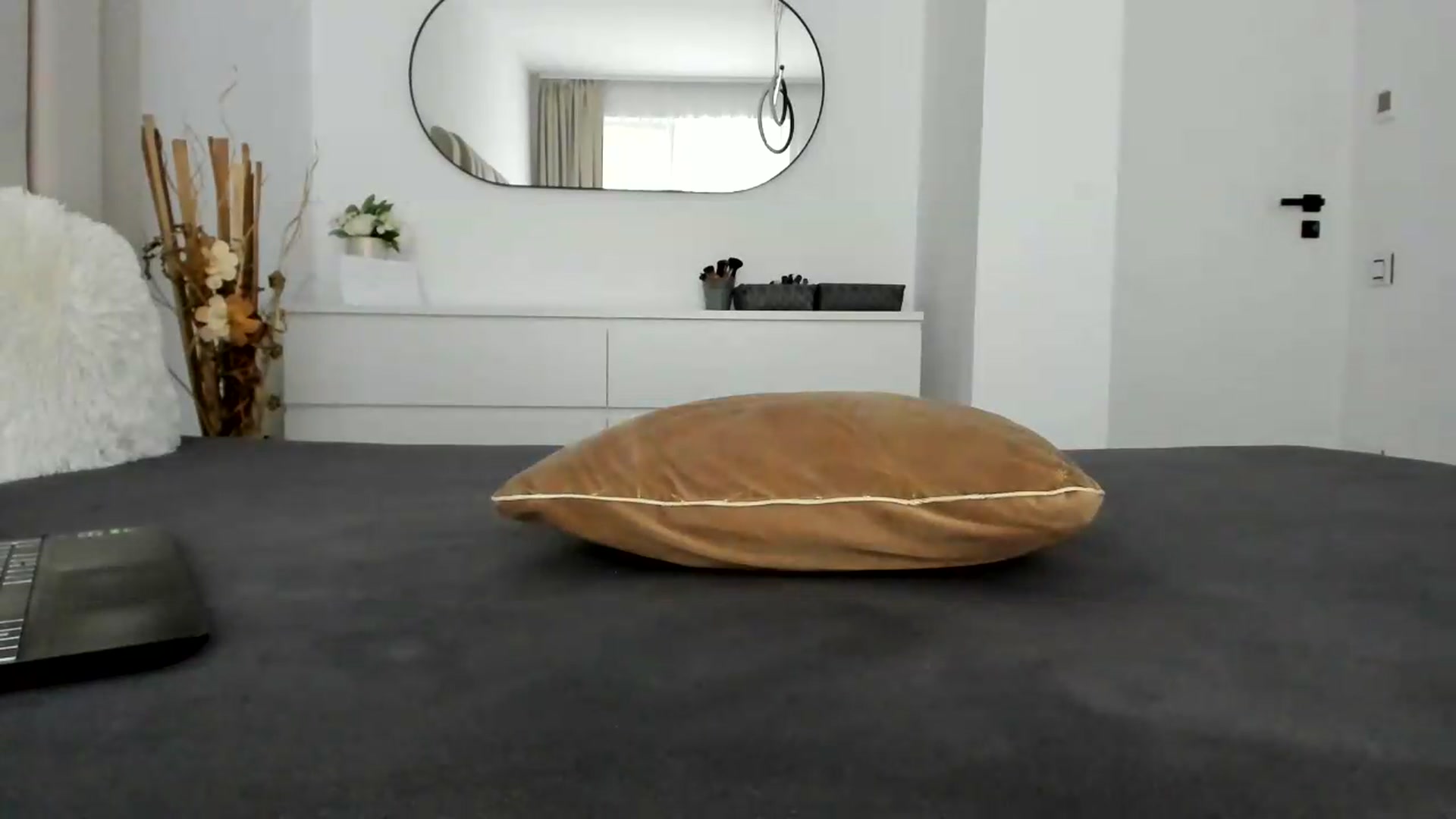 Gallery image thumbnail from FeelingLost's myfreecams stream on, 07/18/2026, 17:28 image 2 of 20