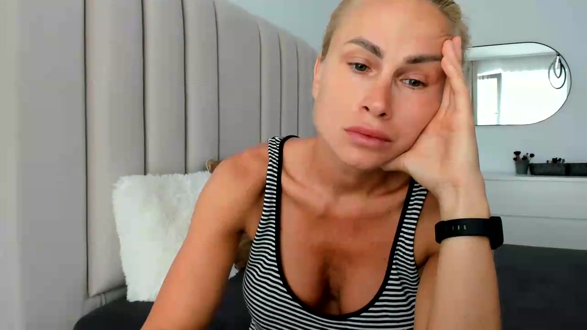 Gallery image thumbnail from FeelingLost's myfreecams stream on, 07/21/2026, 15:11 image 12 of 20