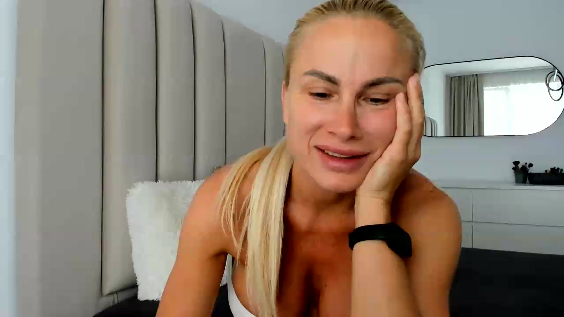 Gallery image thumbnail from FeelingLost's myfreecams stream on, 07/23/2026, 14:08 image 9 of 20