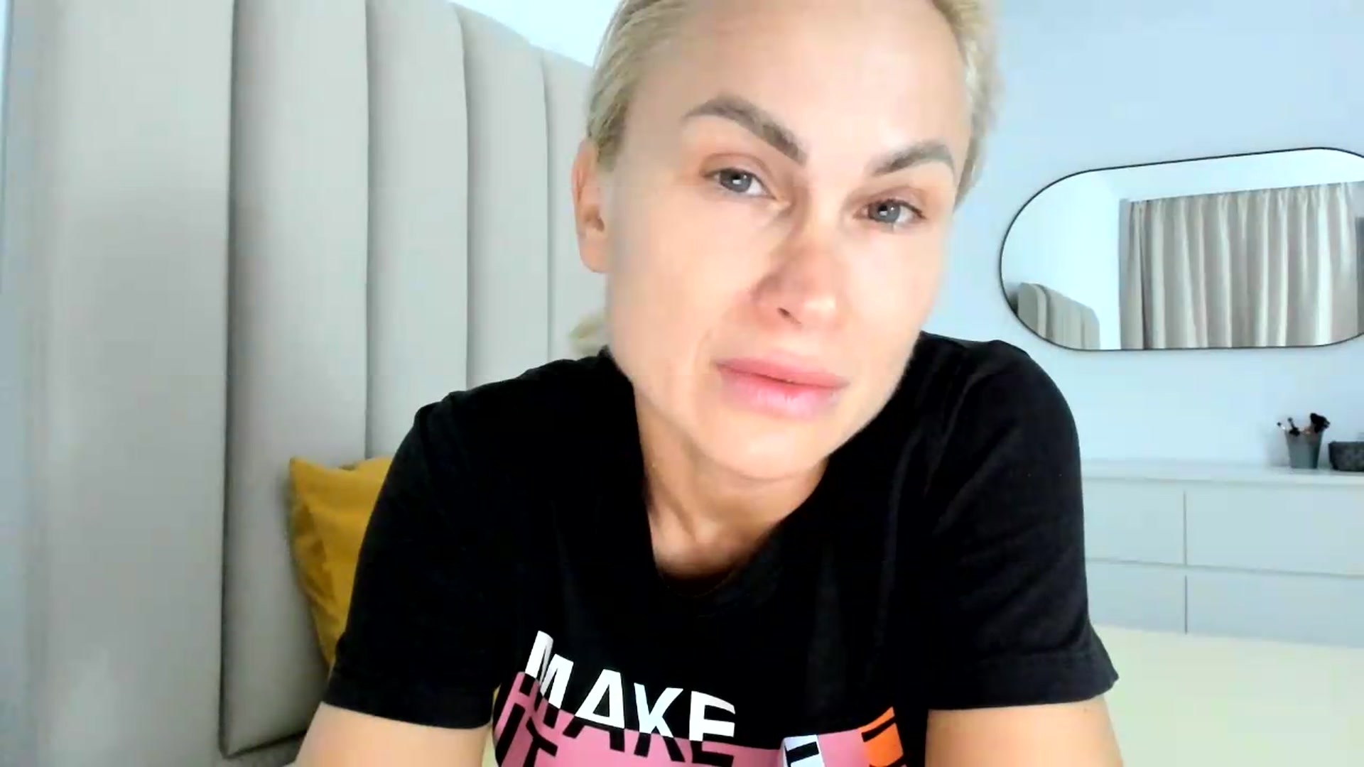 Gallery image thumbnail from FeelingLost's myfreecams stream on, 07/27/2026, 19:05 image 12 of 20