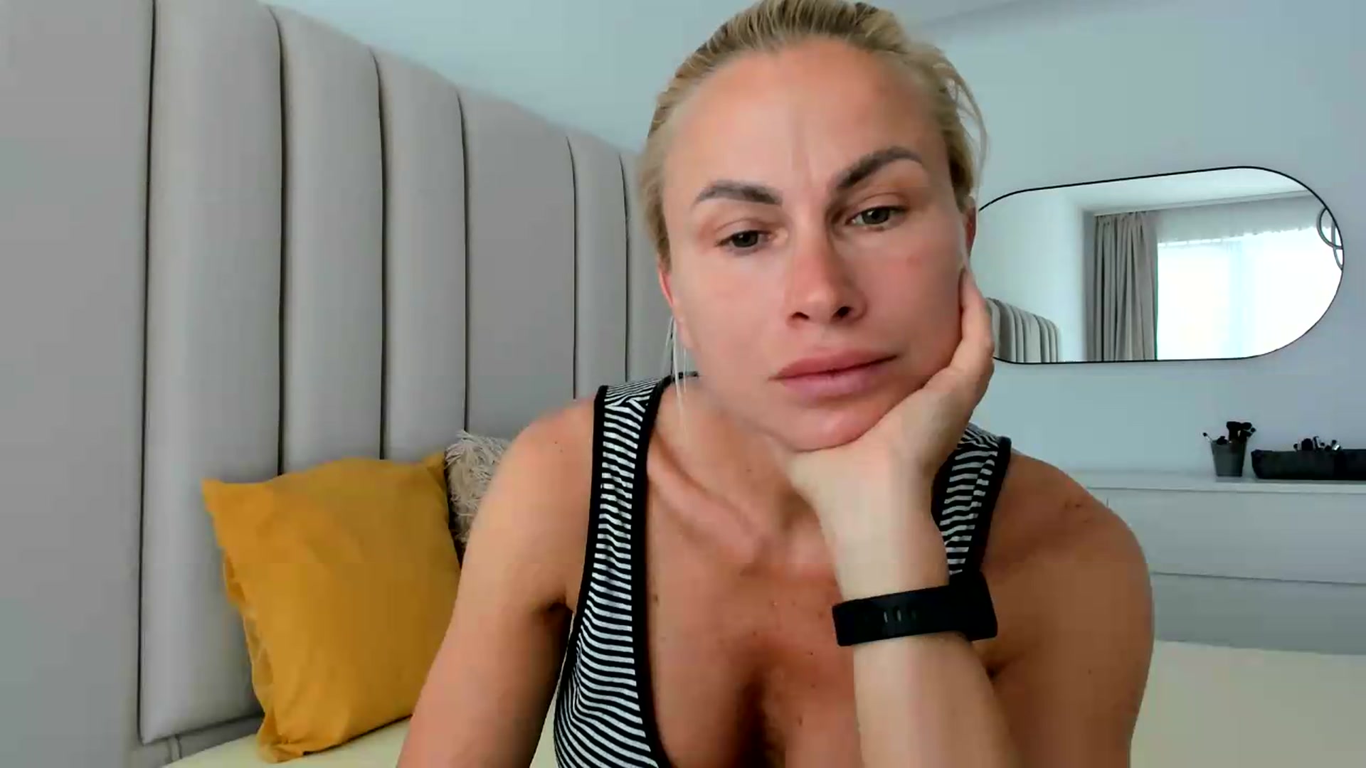 Gallery image thumbnail from FeelingLost's myfreecams stream on, 07/30/2026, 12:10 image 17 of 20