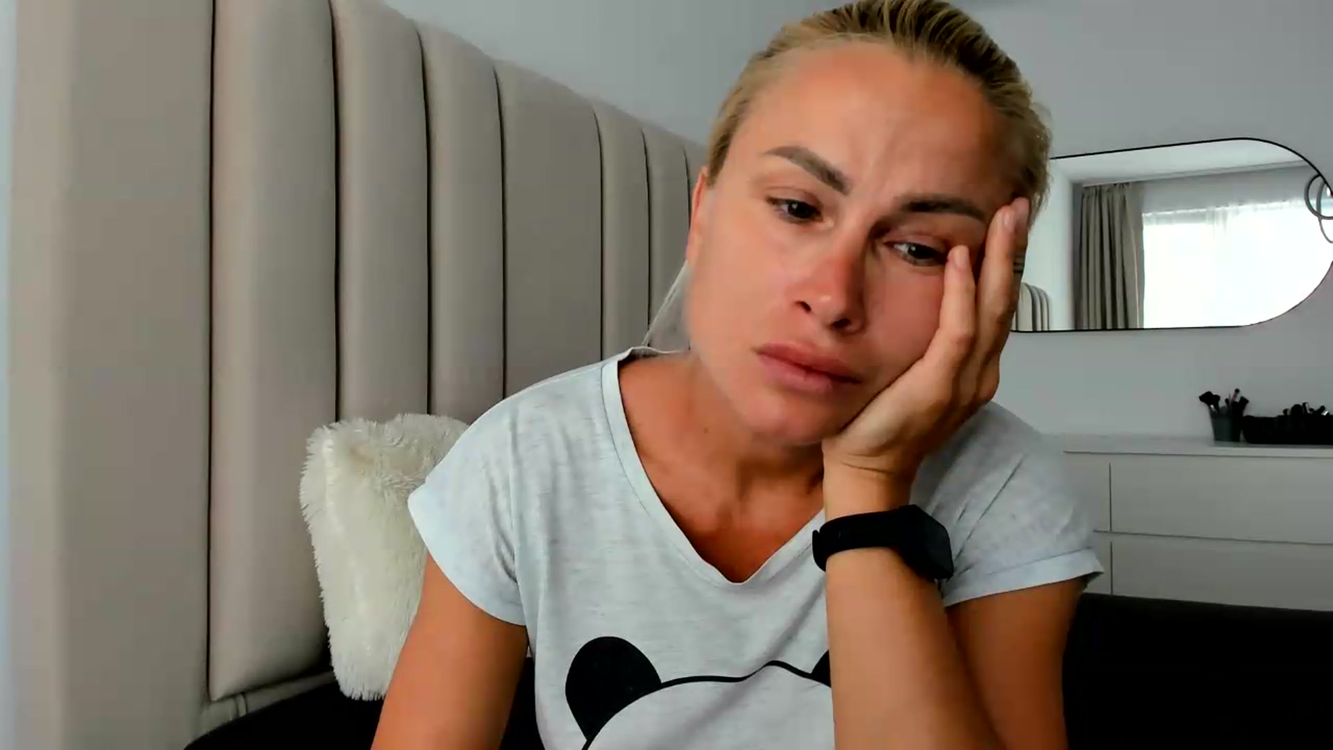Gallery image thumbnail from FeelingLost's myfreecams stream on, 08/06/2026, 15:20 image 16 of 20