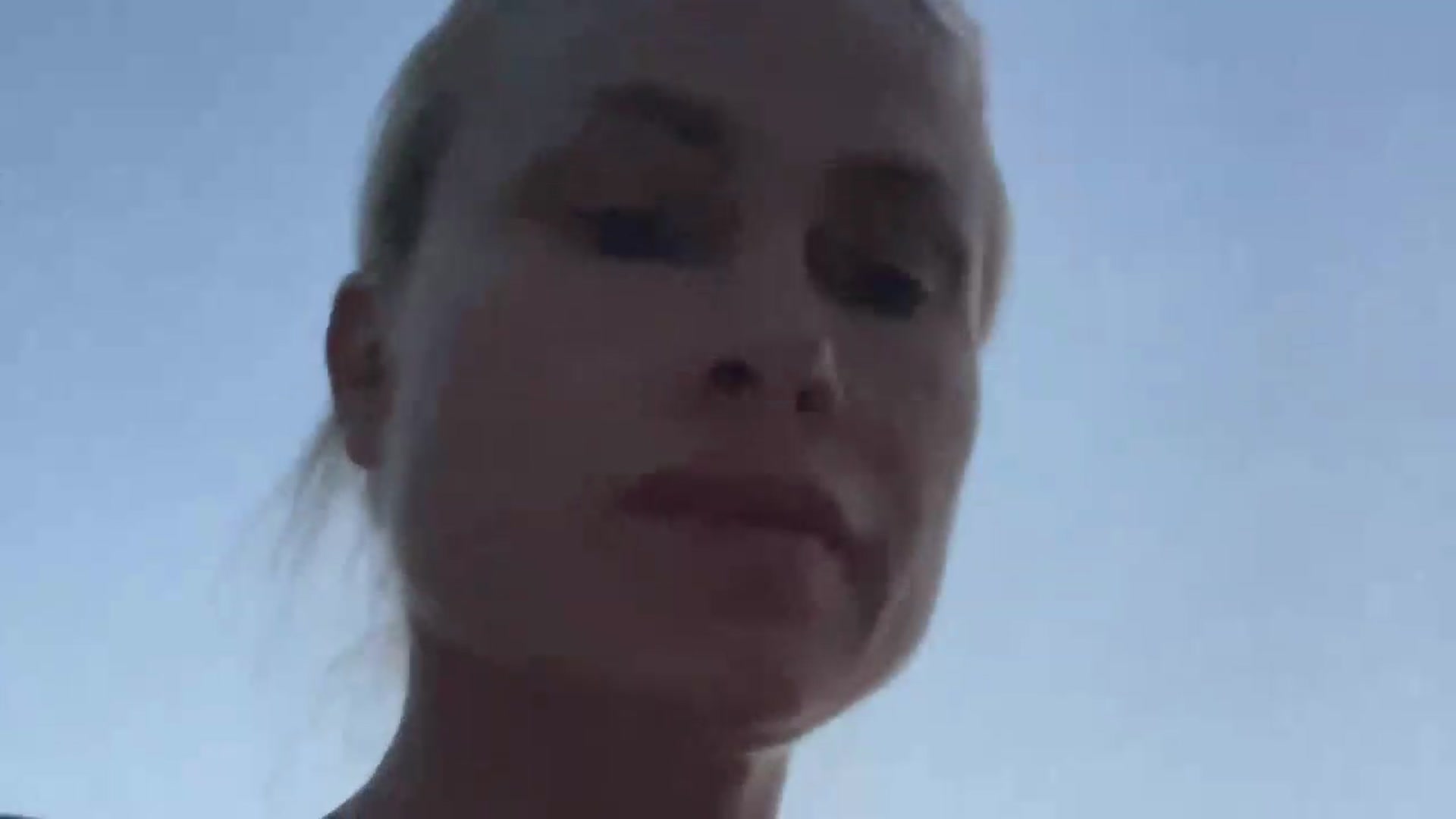Gallery image thumbnail from FeelingLost's myfreecams stream on, 08/06/2026, 18:20 image 13 of 20