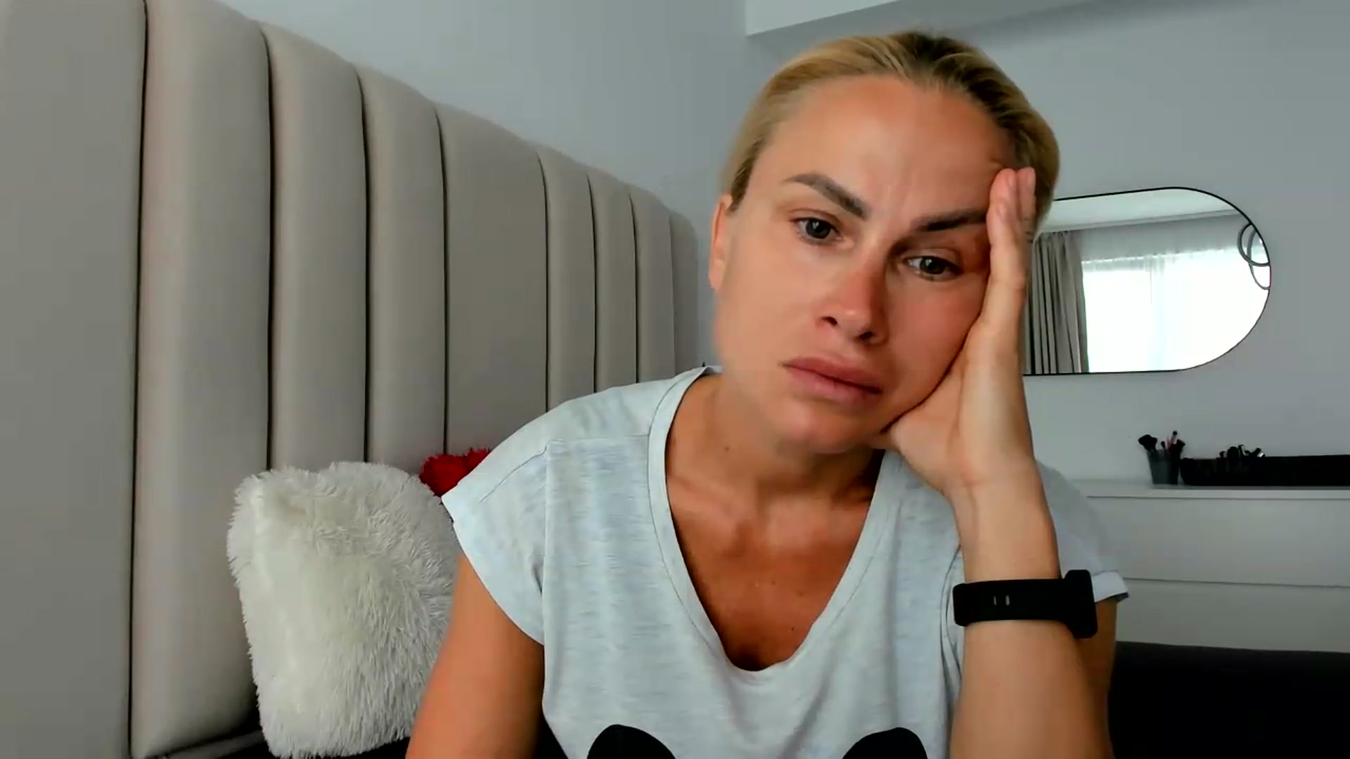 Gallery image thumbnail from FeelingLost's myfreecams stream on, 08/07/2026, 15:11 image 11 of 20