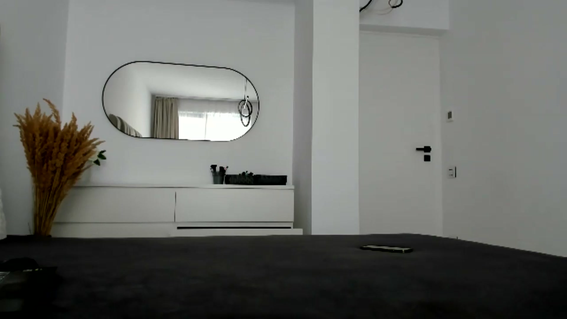 Gallery image thumbnail from FeelingLost's myfreecams stream on, 08/17/2026, 15:42 image 16 of 20