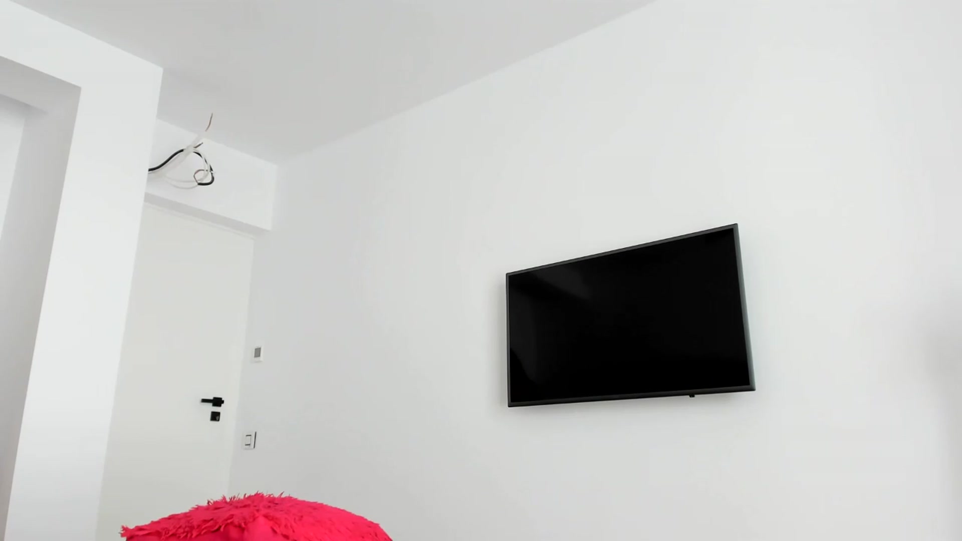 Gallery image thumbnail from FeelingLost's myfreecams stream on, 08/20/2026, 14:19 image 15 of 20
