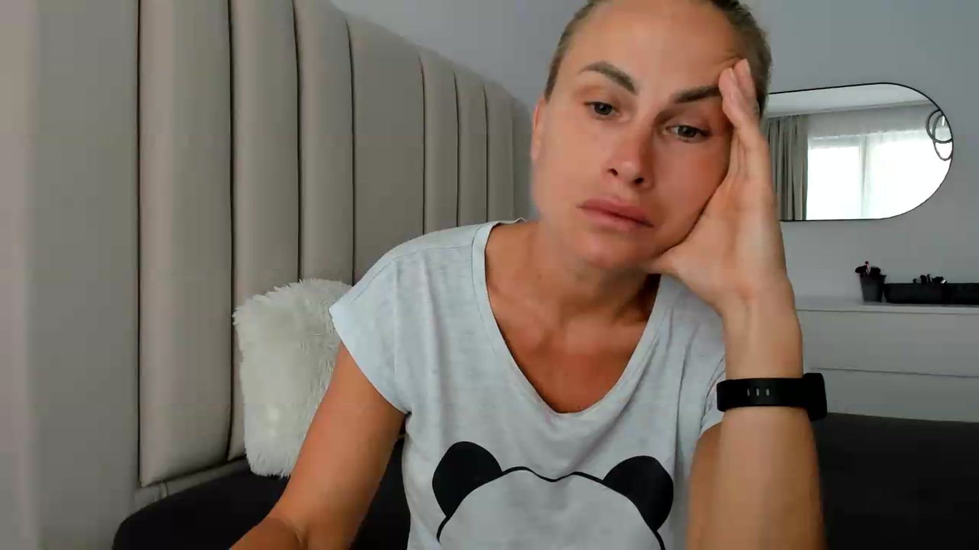 Gallery image thumbnail from FeelingLost's myfreecams stream on, 08/24/2026, 15:44 image 11 of 20