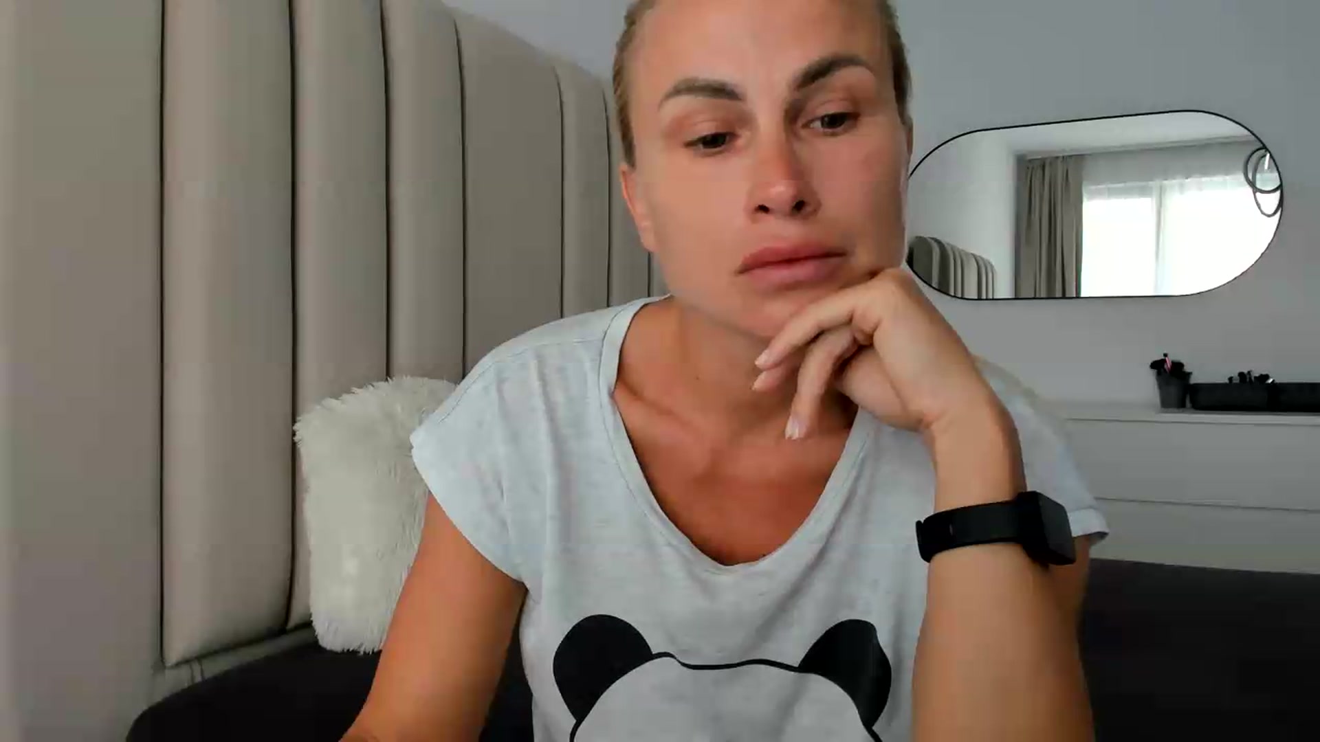 Gallery image thumbnail from FeelingLost's myfreecams stream on, 08/24/2026, 15:44 image 8 of 20