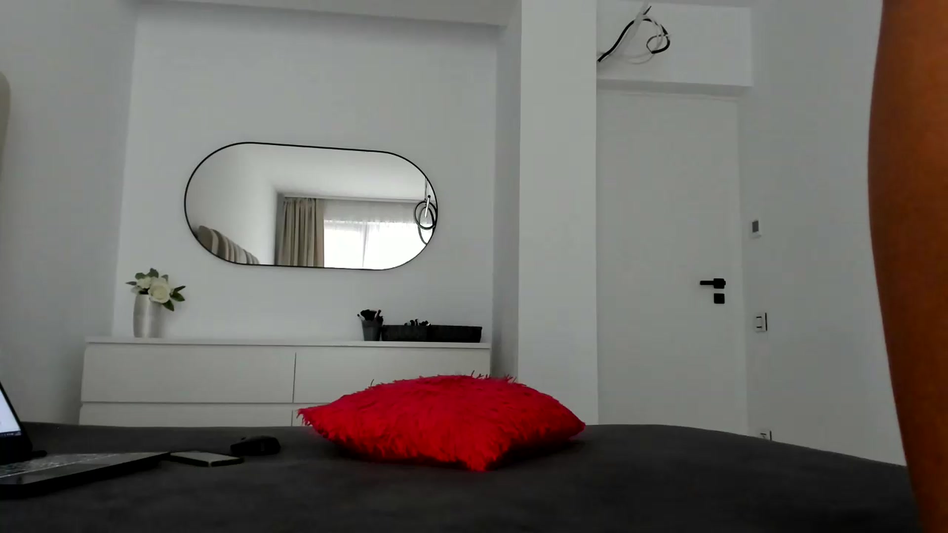 Gallery image thumbnail from FeelingLost's myfreecams stream on, 08/26/2026, 18:00 image 19 of 20