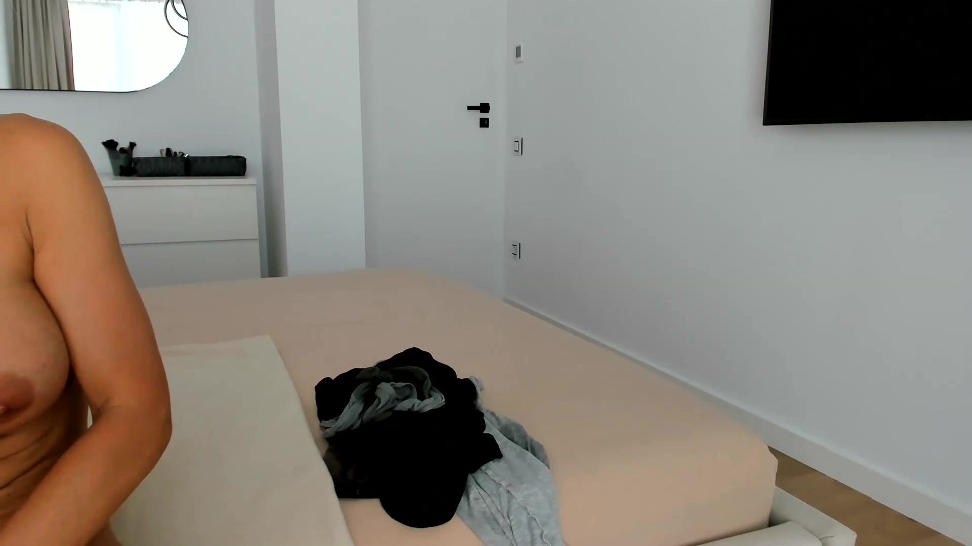 Gallery image thumbnail from FeelingLost's myfreecams stream on, 09/05/2026, 12:06 image 12 of 20